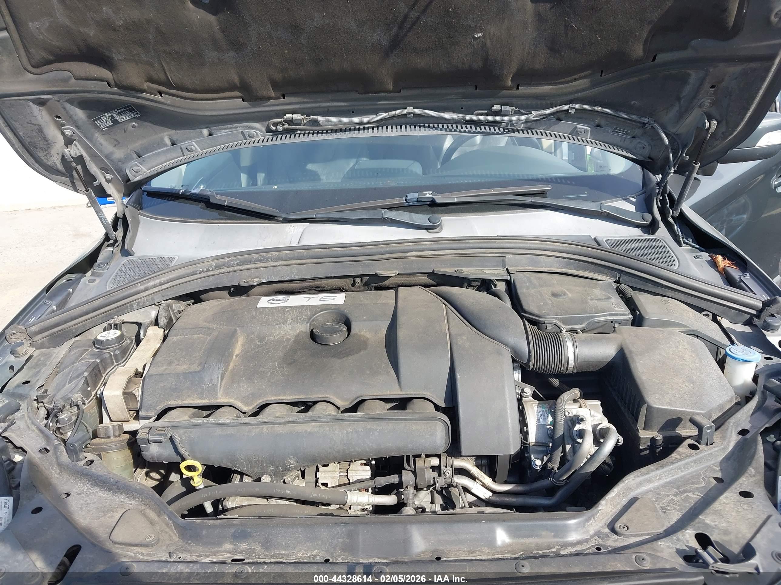 VOLVO XC60 image 10