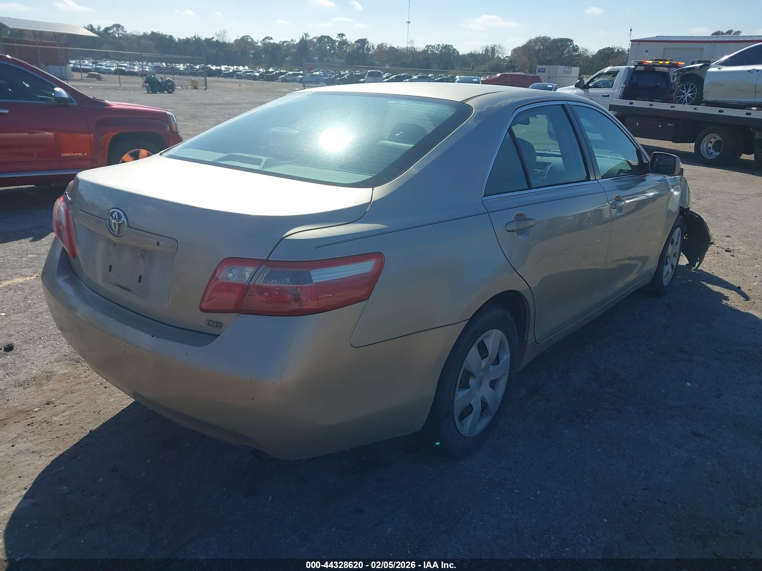 TOYOTA CAMRY image 4