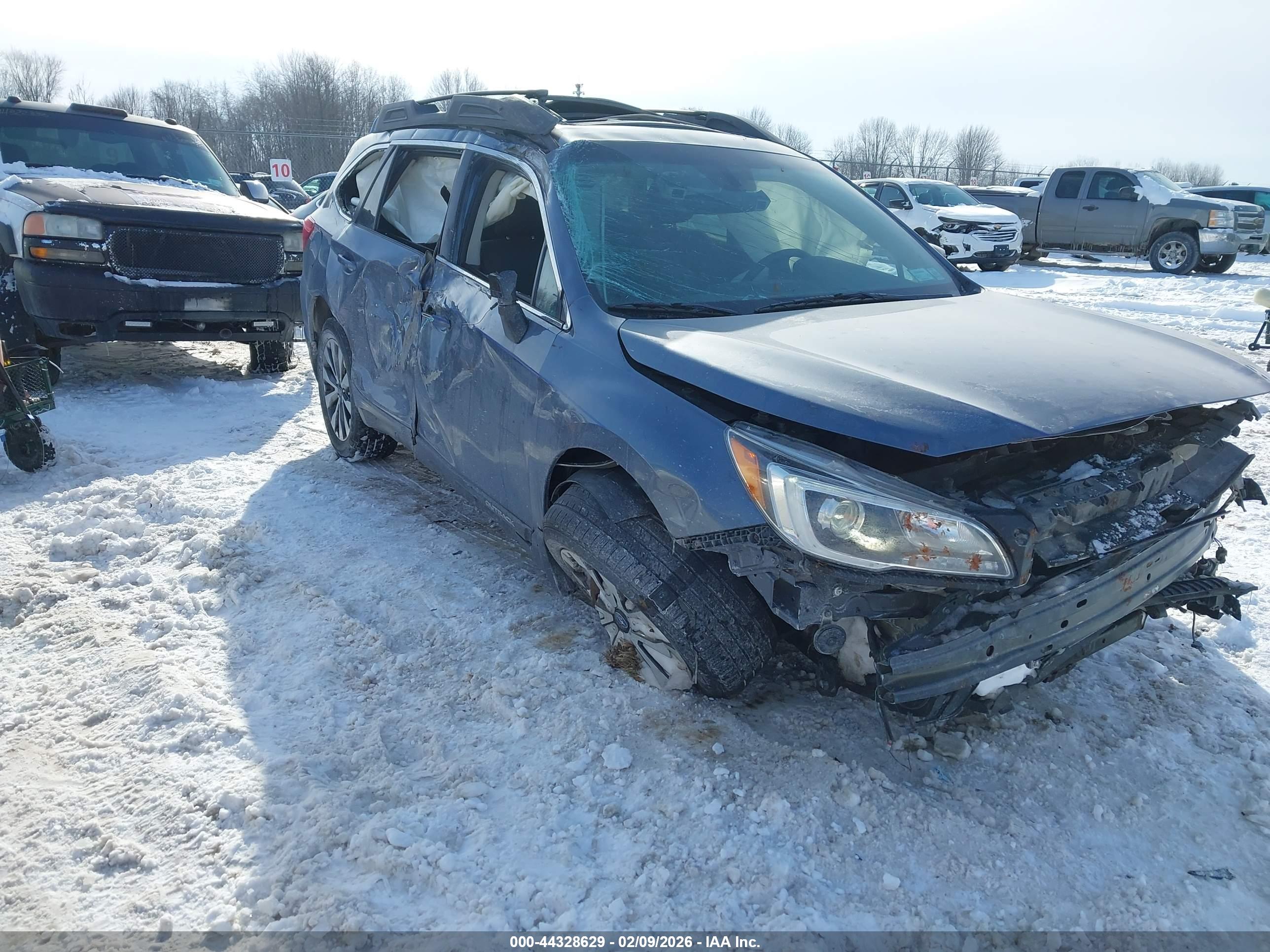 SUBARU OUTBACK image 6