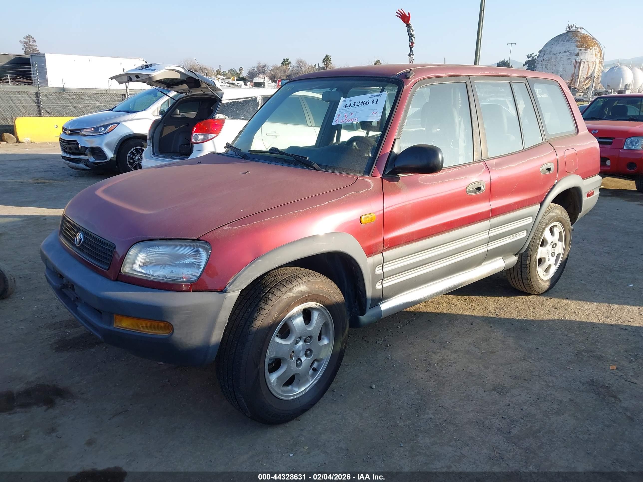 TOYOTA RAV4 image 2