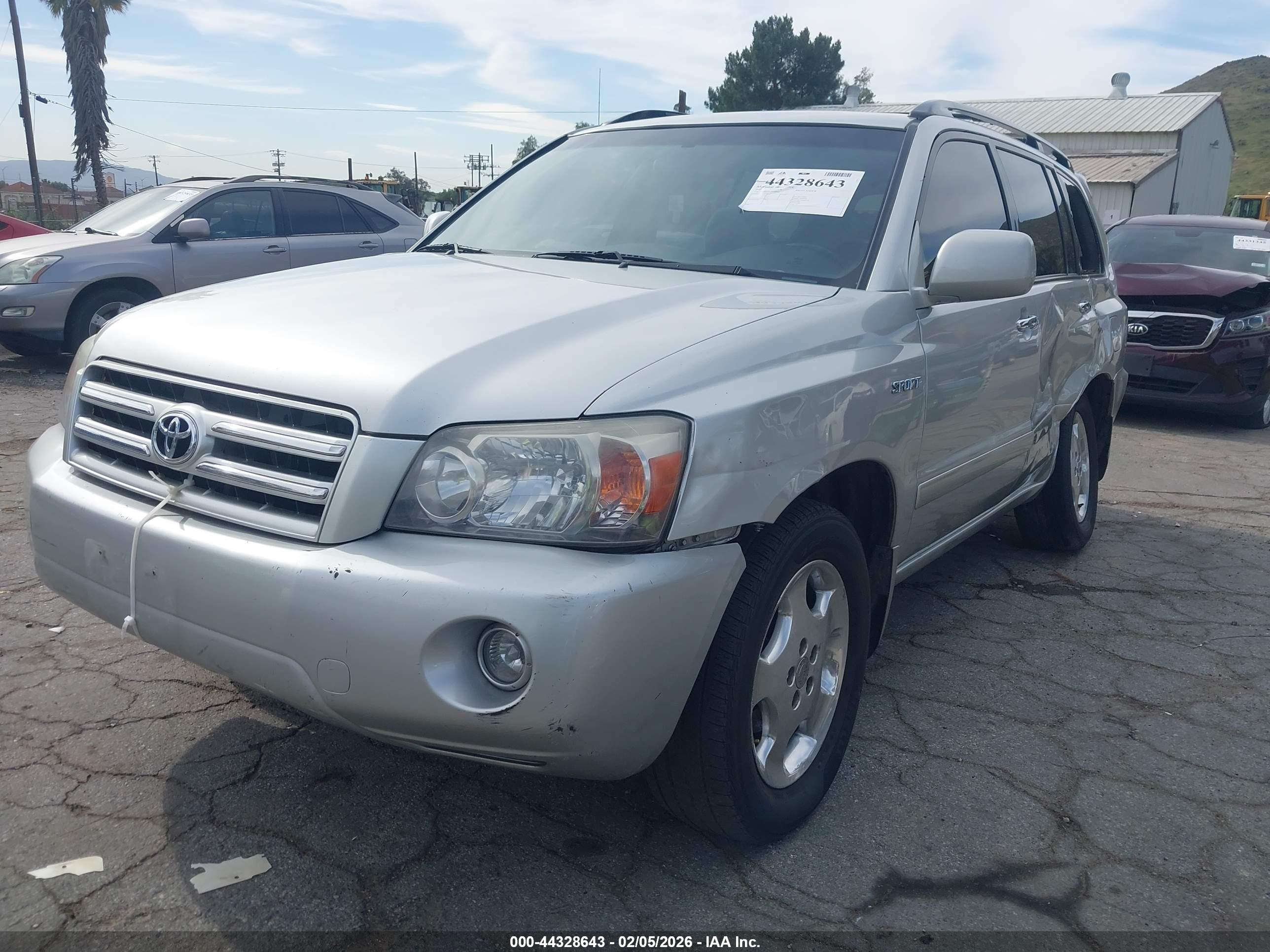 TOYOTA HIGHLANDER image 2