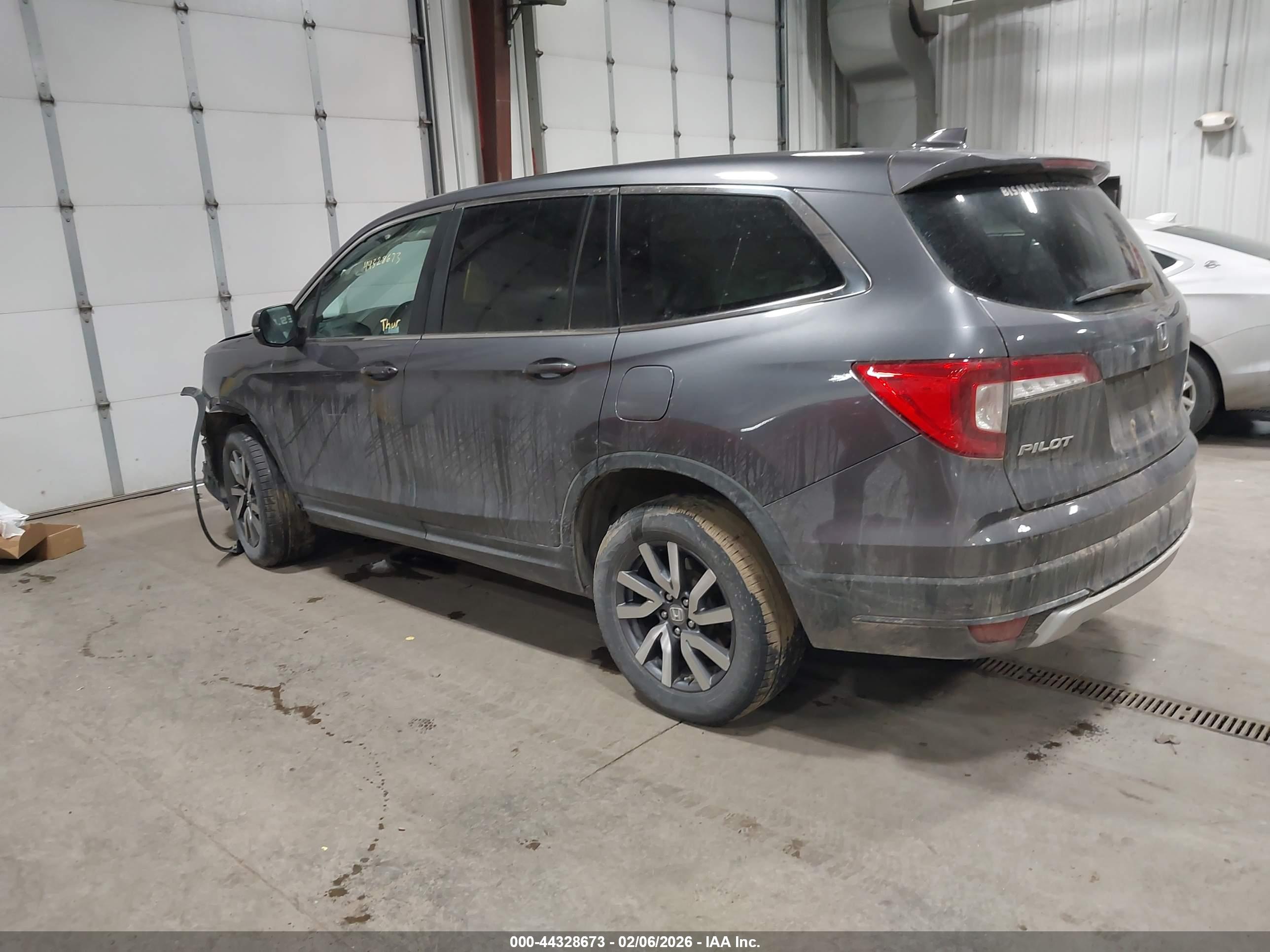 HONDA PILOT image 3