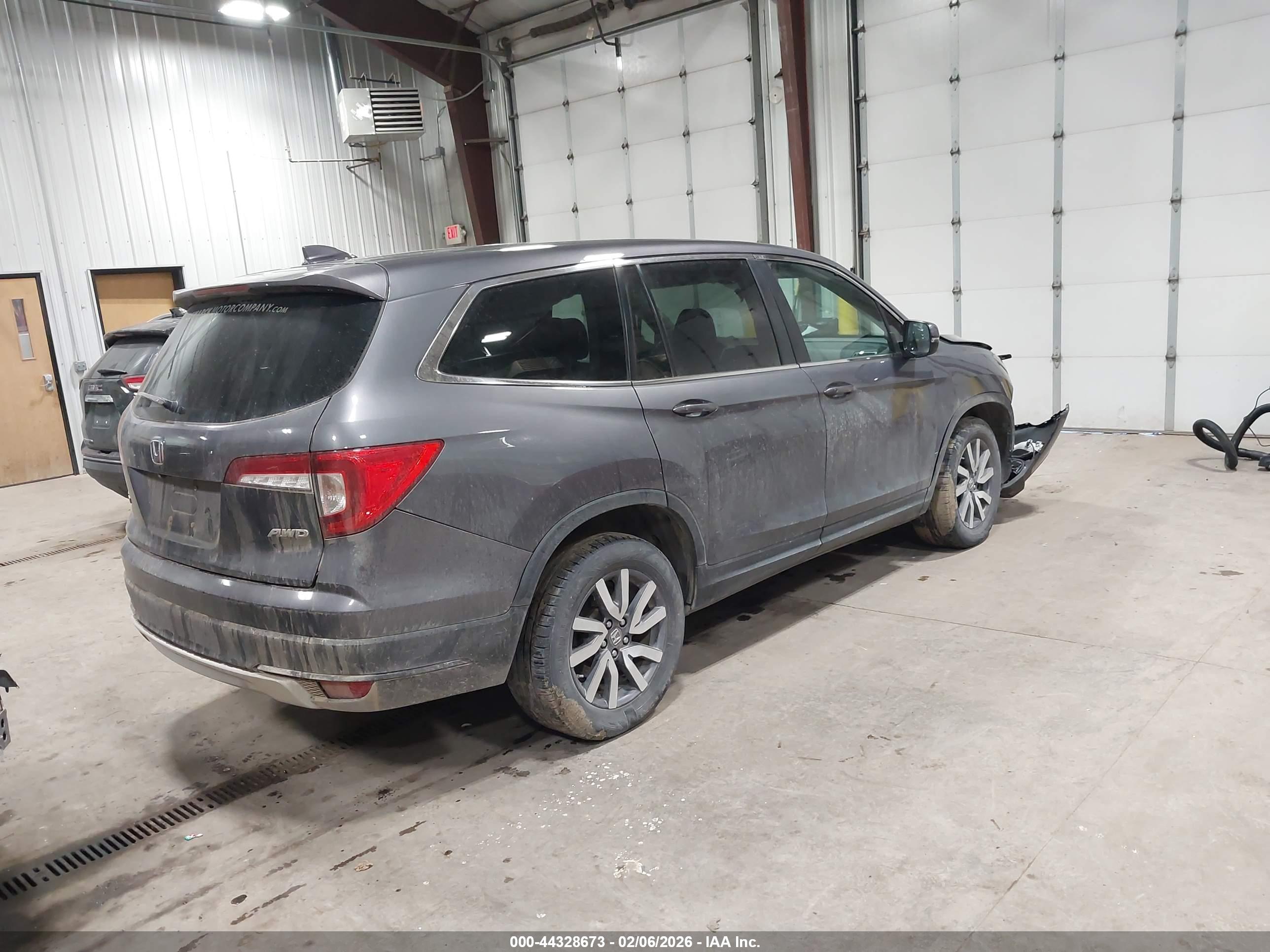 HONDA PILOT image 4