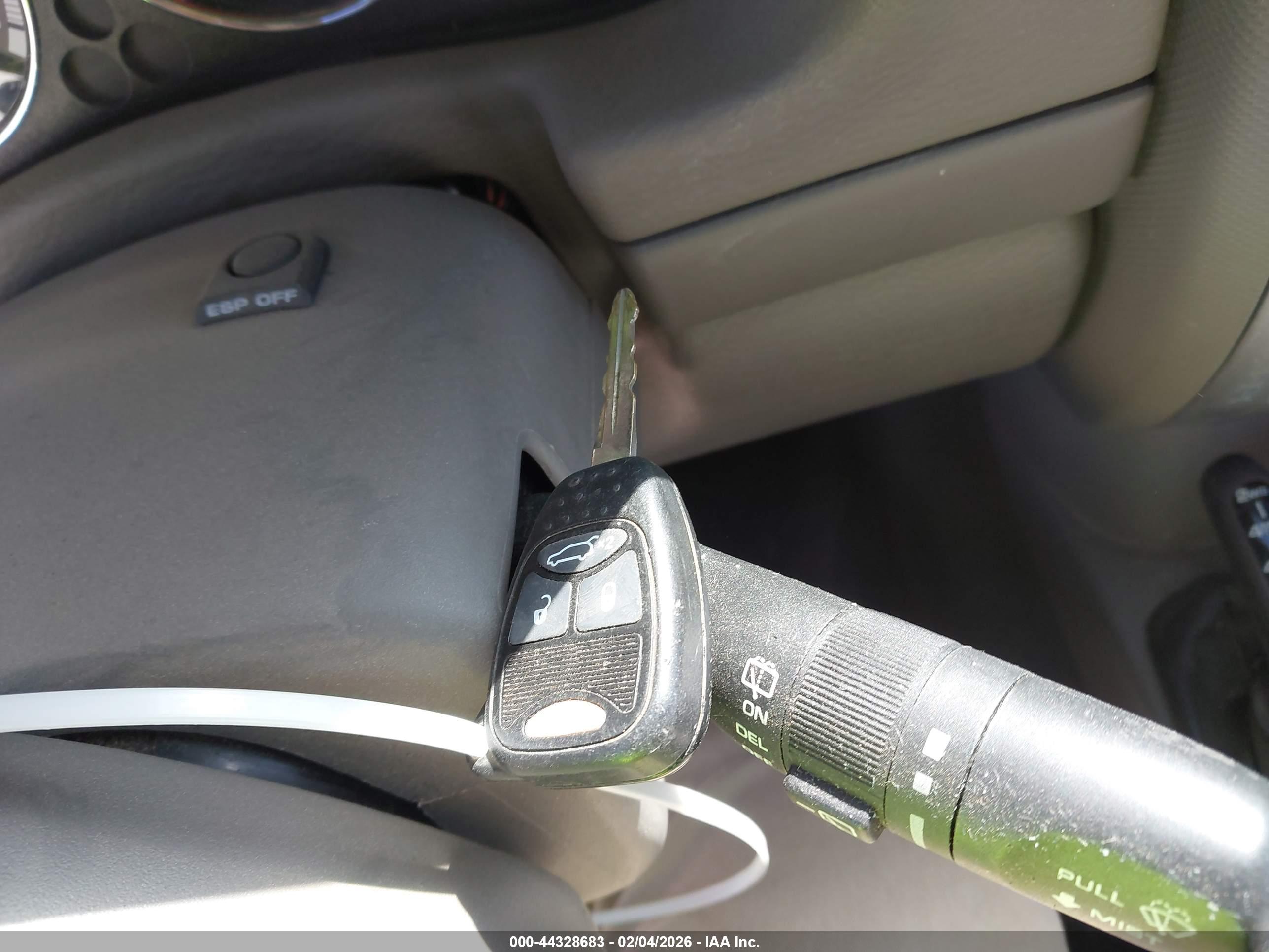 JEEP LIBERTY image 11