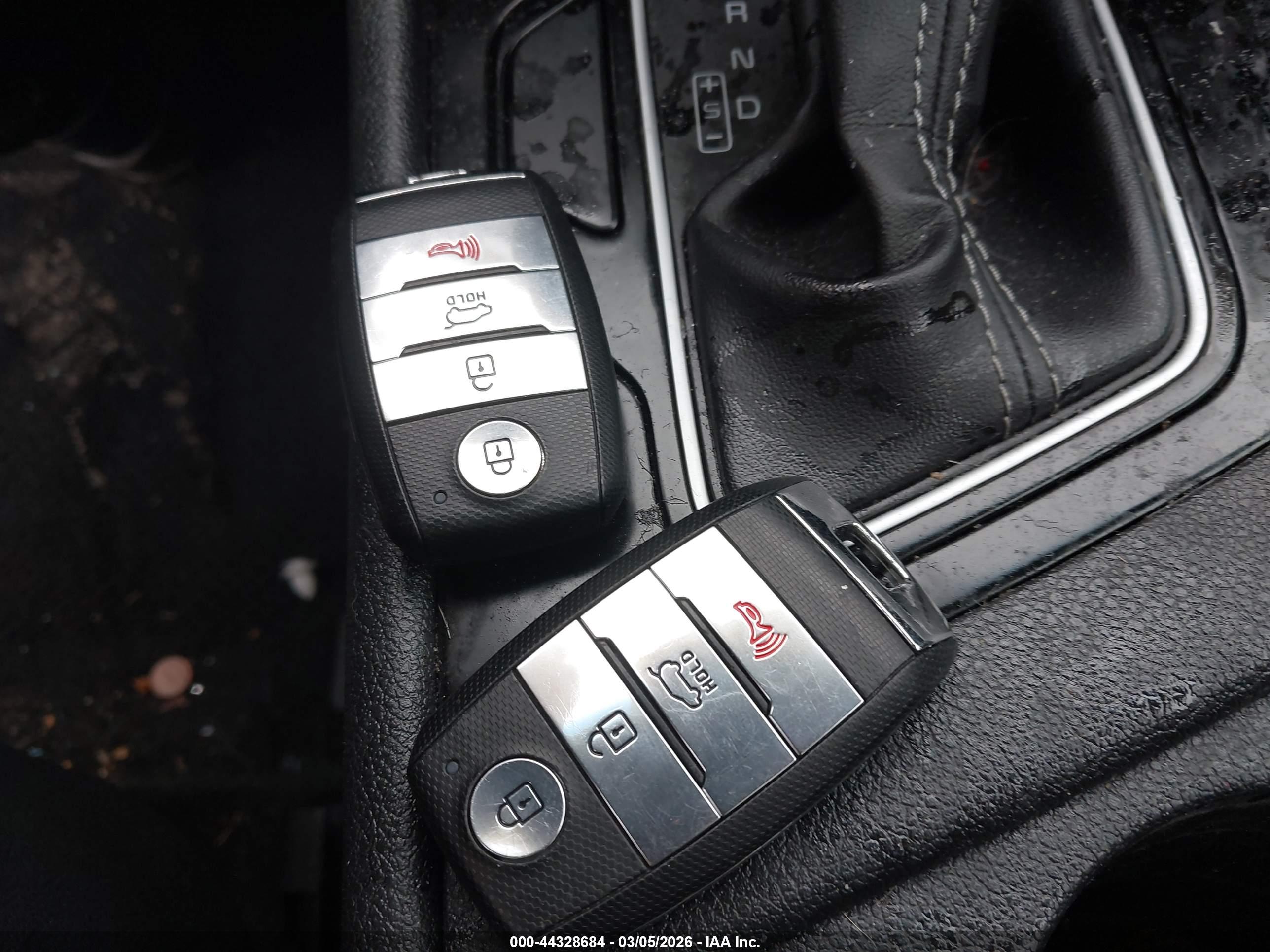 KIA NIRO image 11
