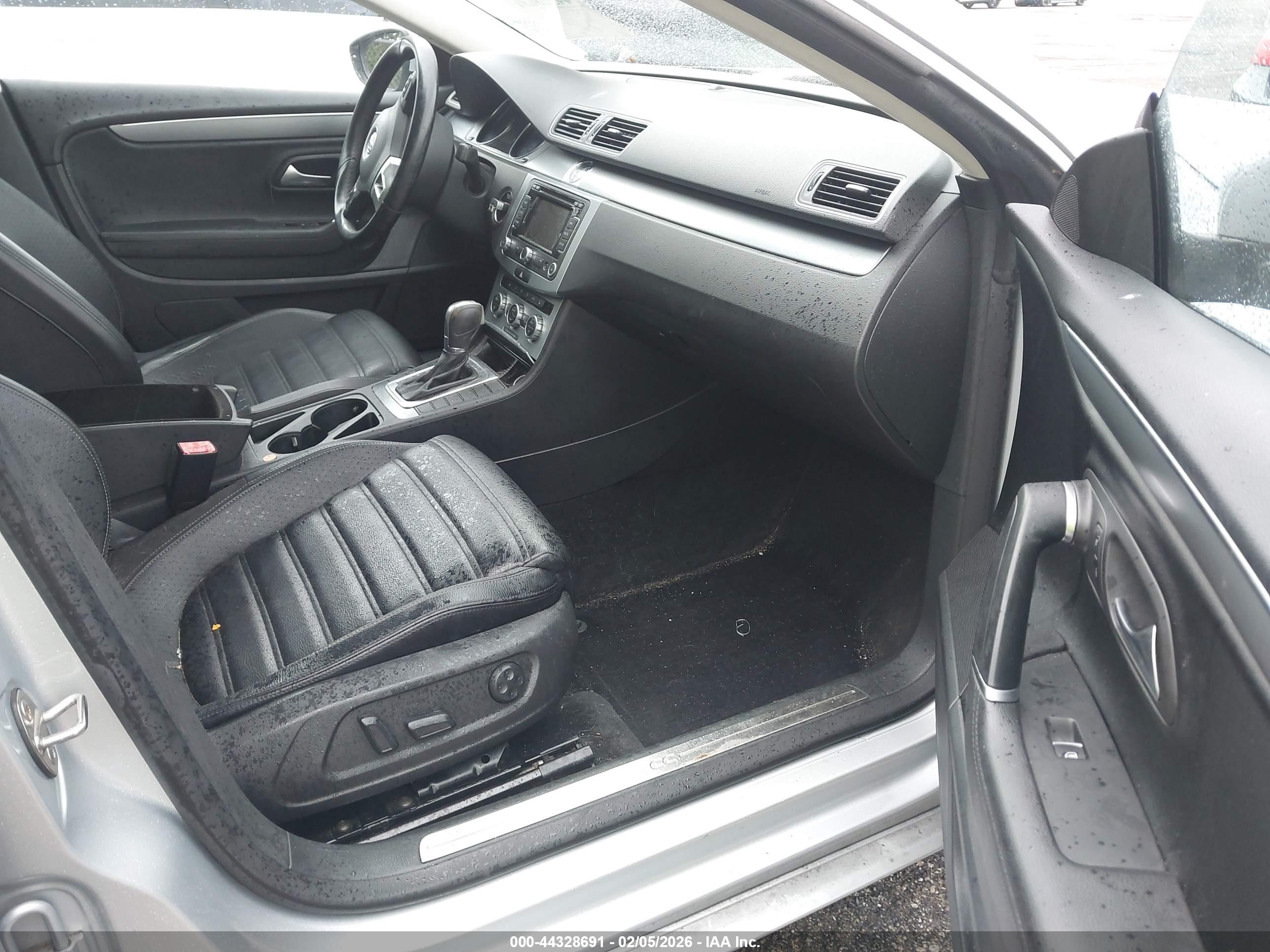 VOLKSWAGEN CC image 5