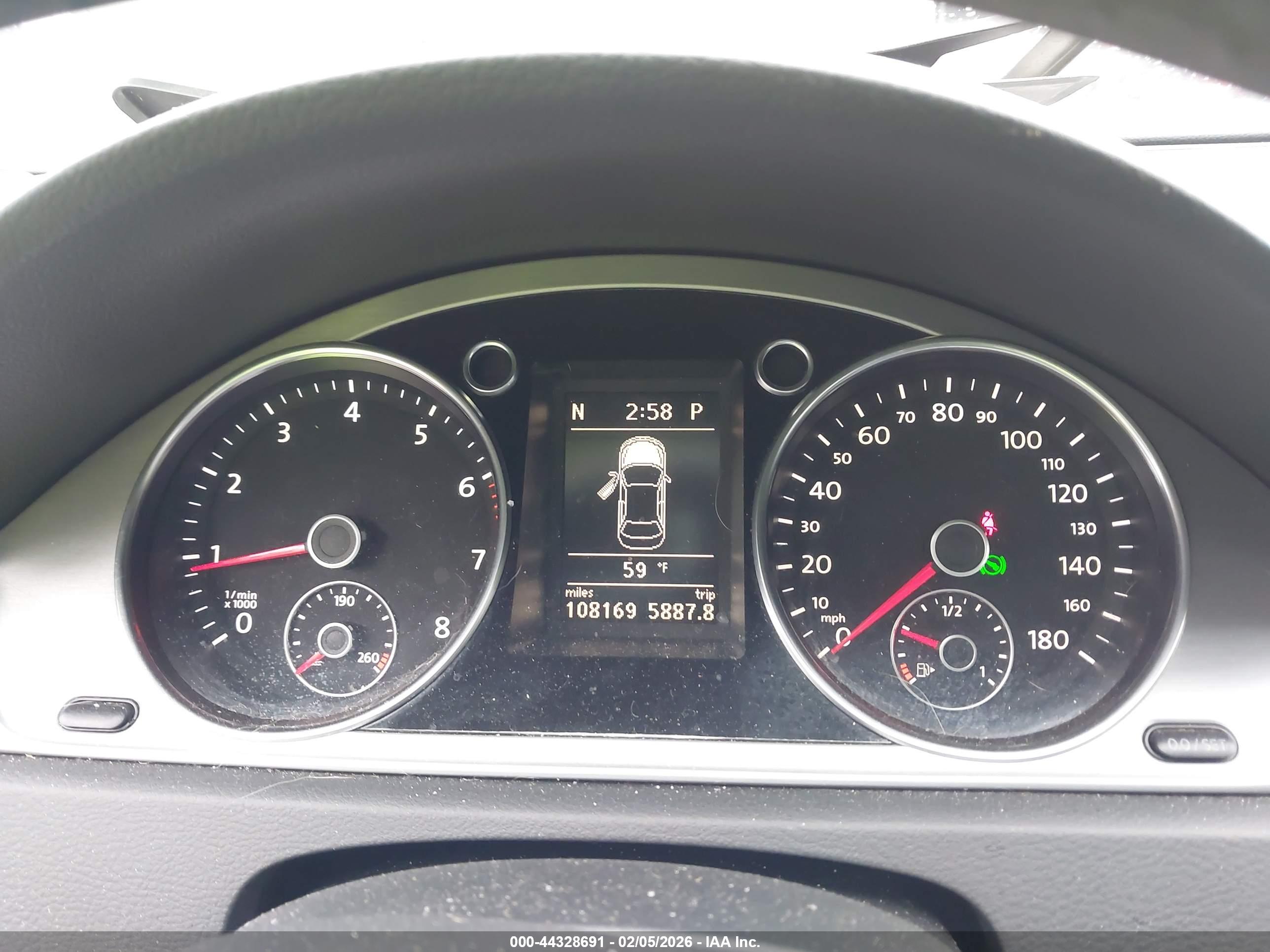 VOLKSWAGEN CC image 7