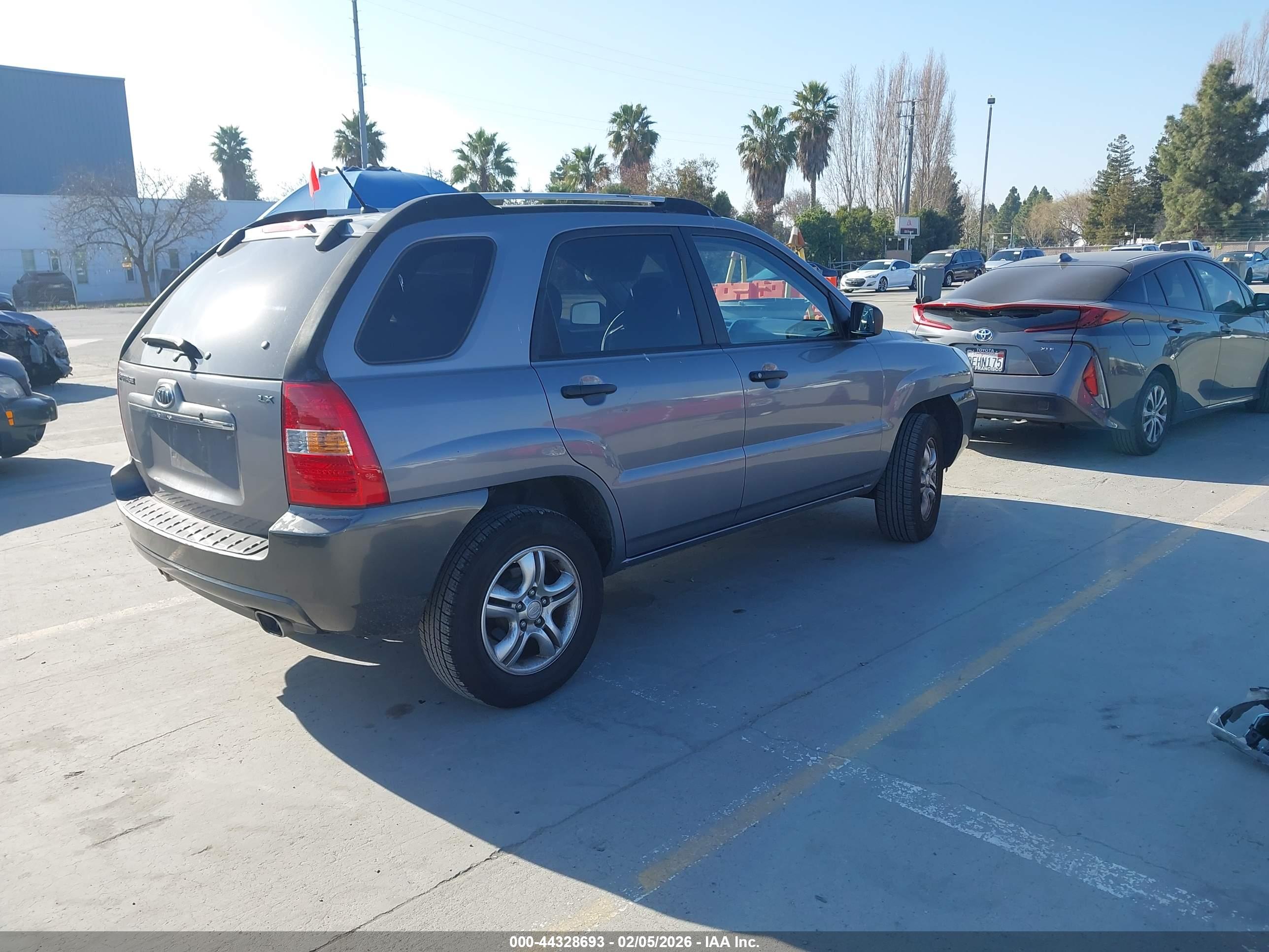 KIA SPORTAGE image 4