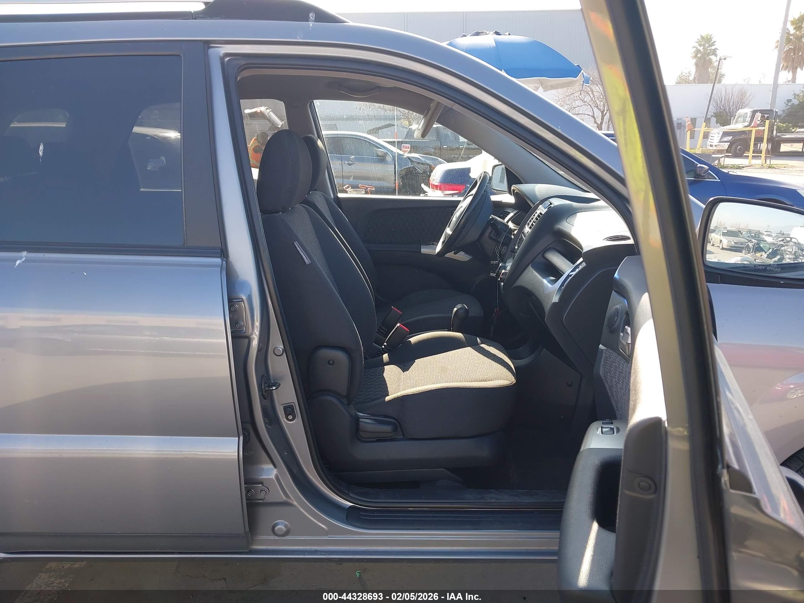 KIA SPORTAGE image 5