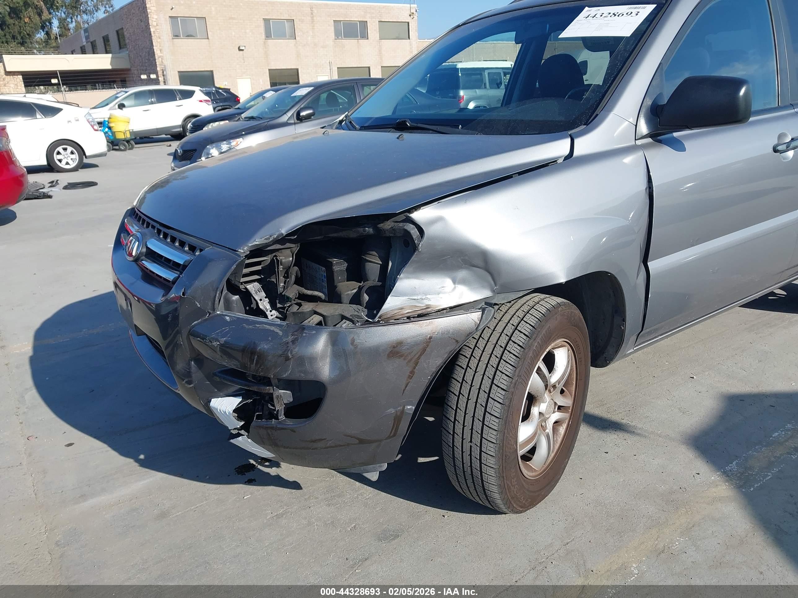 KIA SPORTAGE image 6