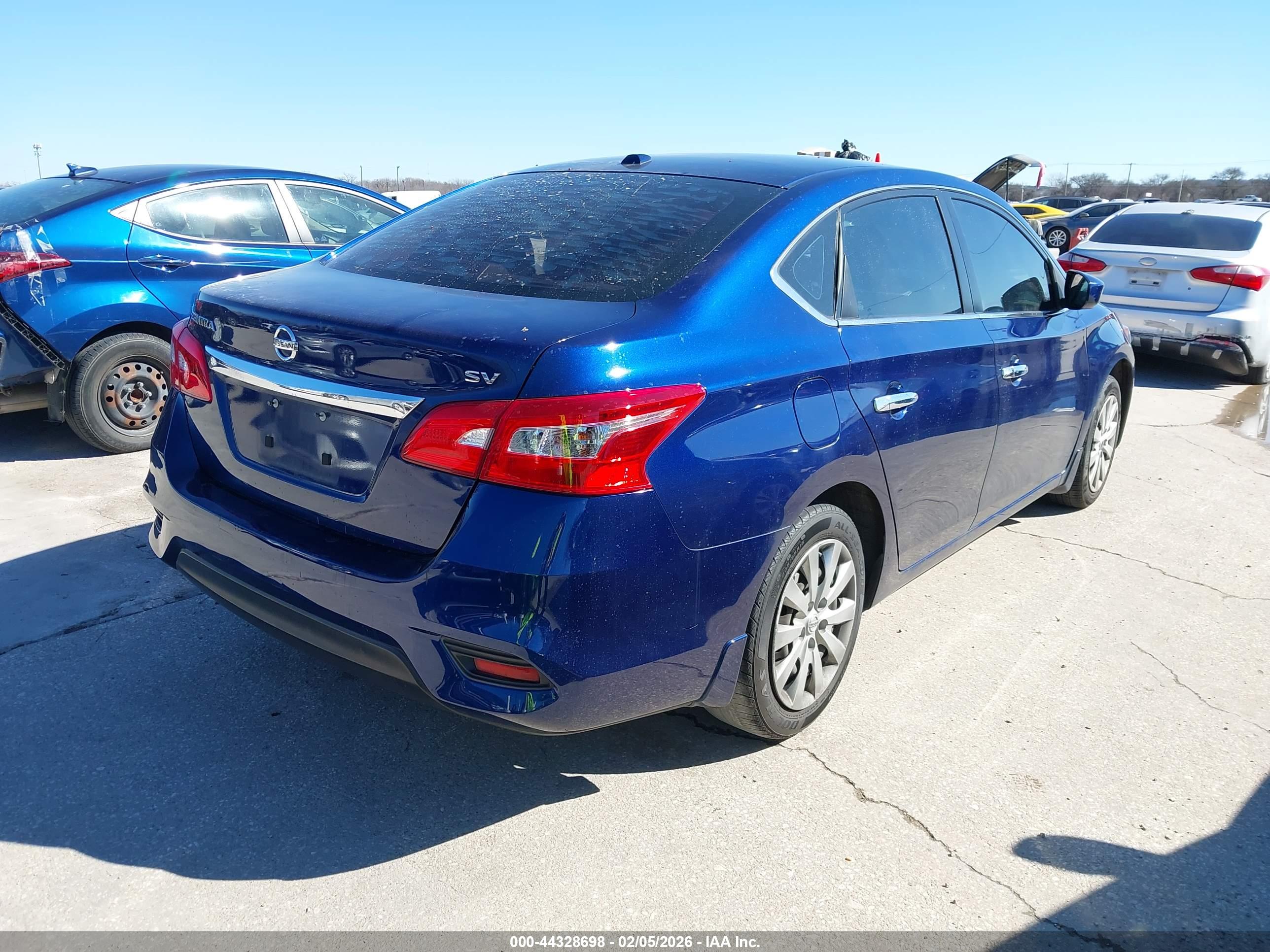 NISSAN SENTRA image 4