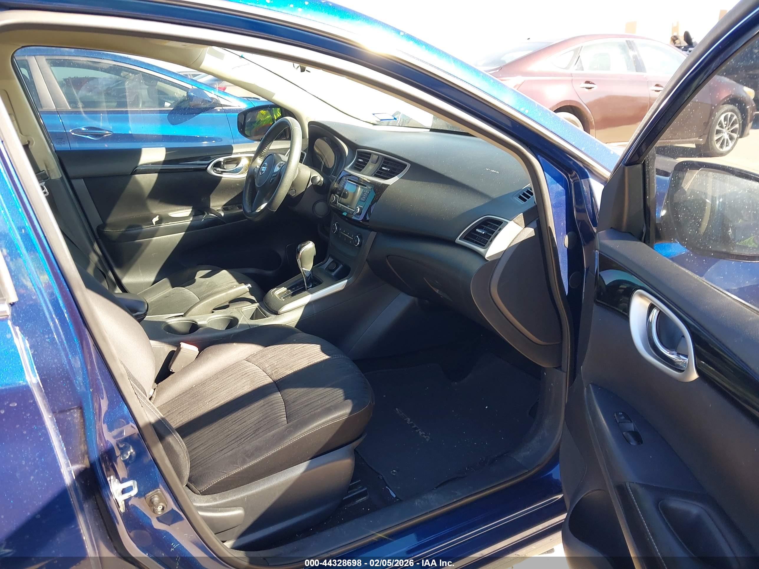 NISSAN SENTRA image 5