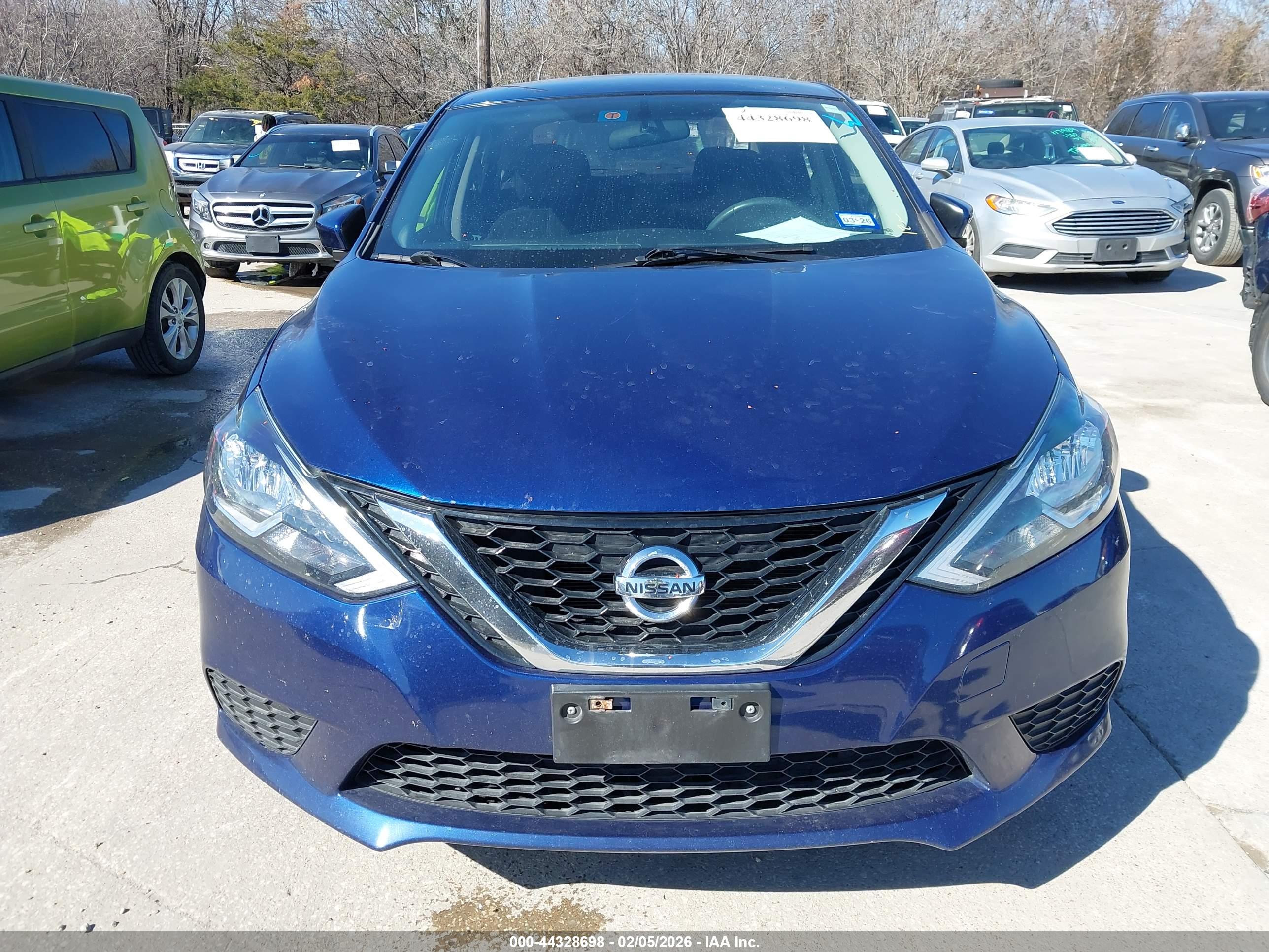 NISSAN SENTRA image 6