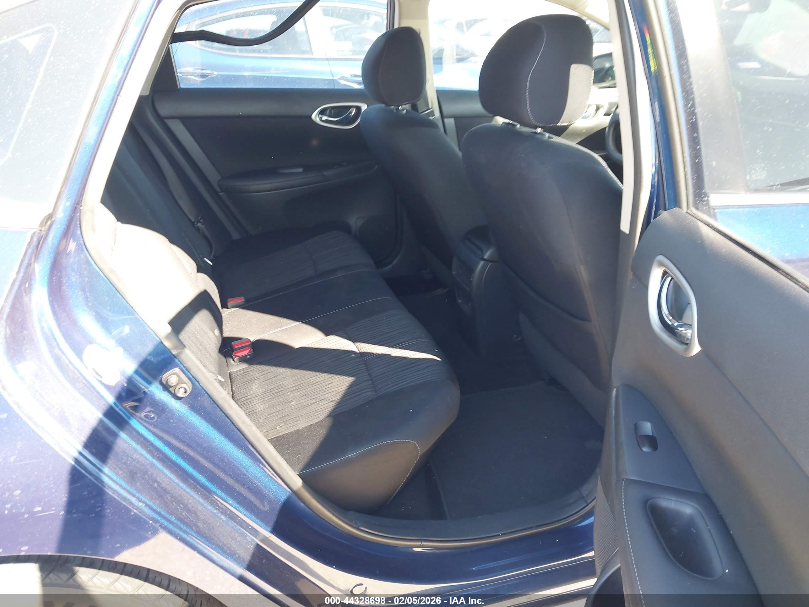 NISSAN SENTRA image 8
