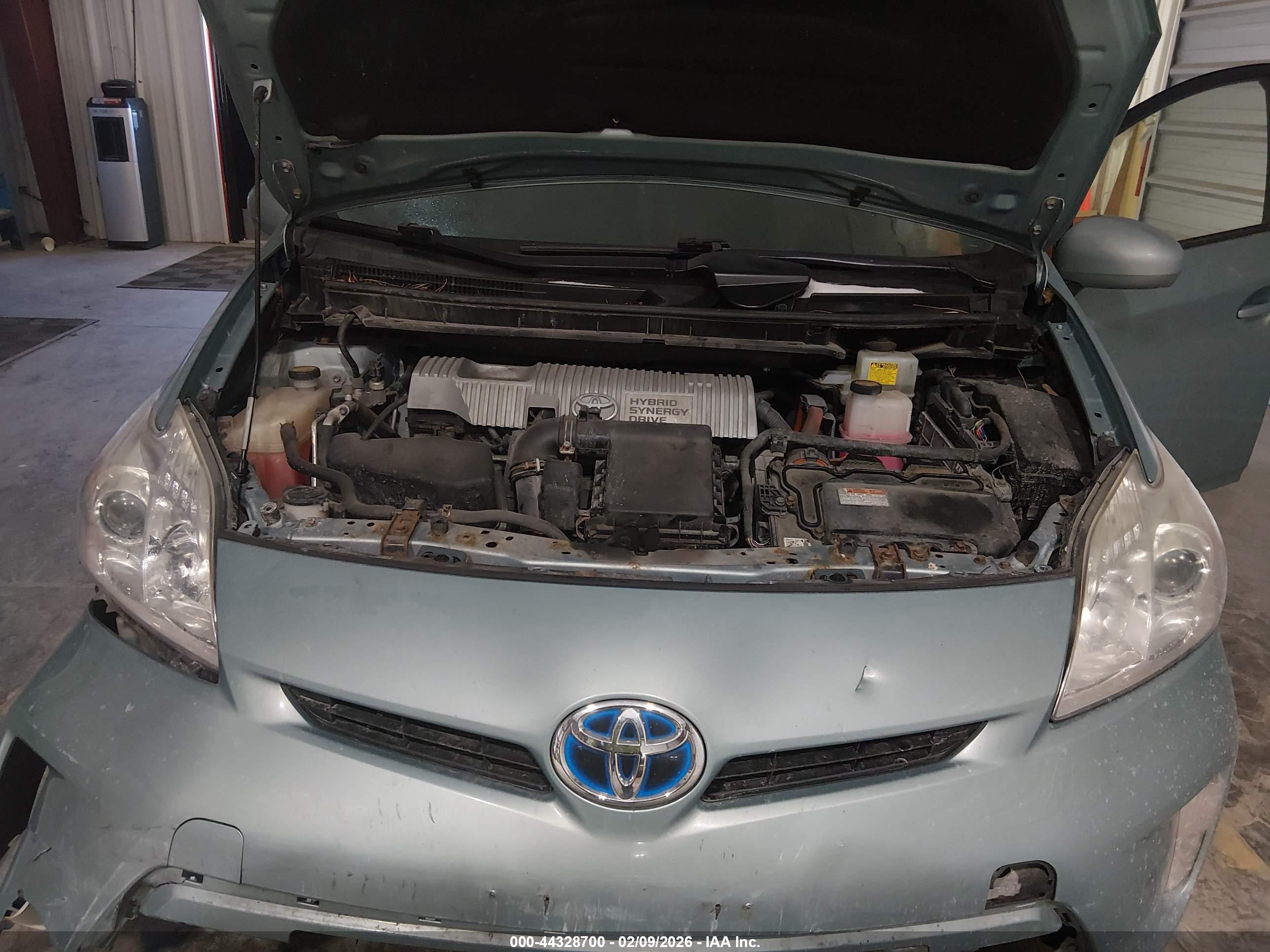 TOYOTA PRIUS image 10
