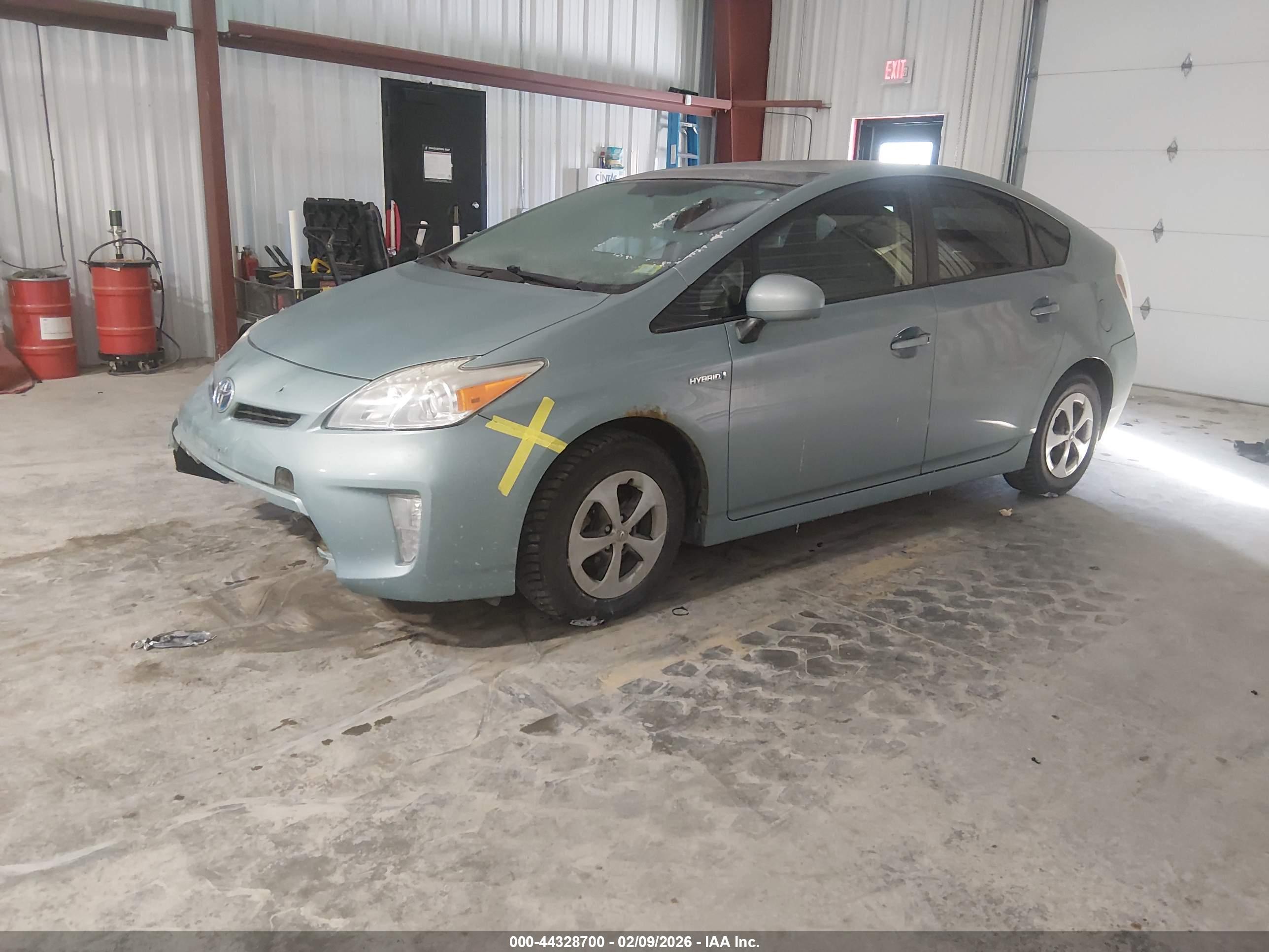 TOYOTA PRIUS image 2