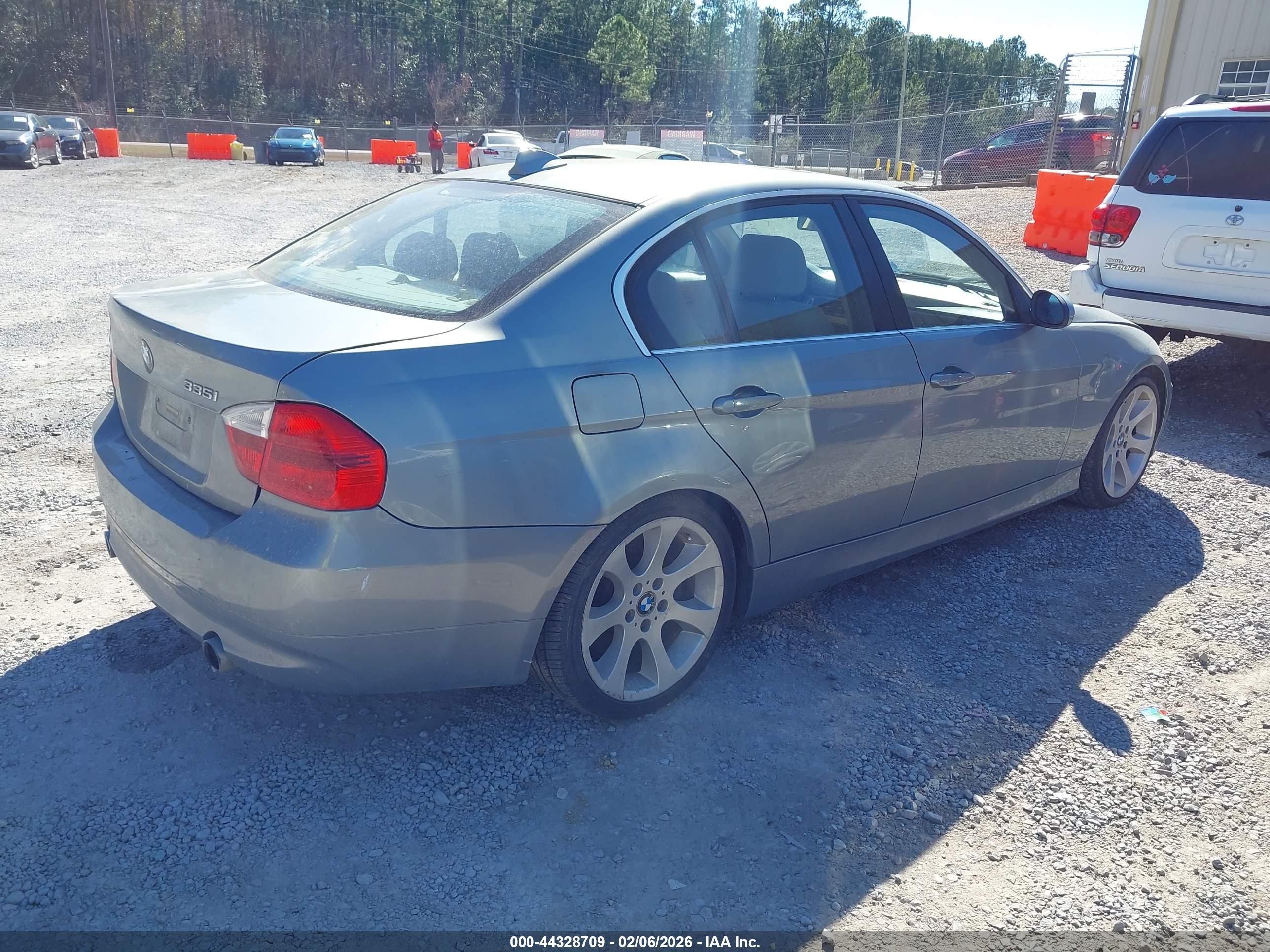 BMW 335I image 4