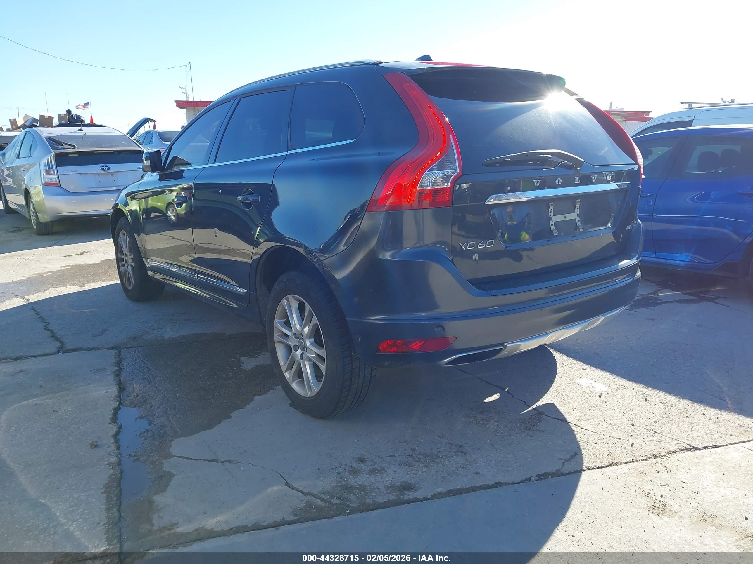 VOLVO XC60 image 3