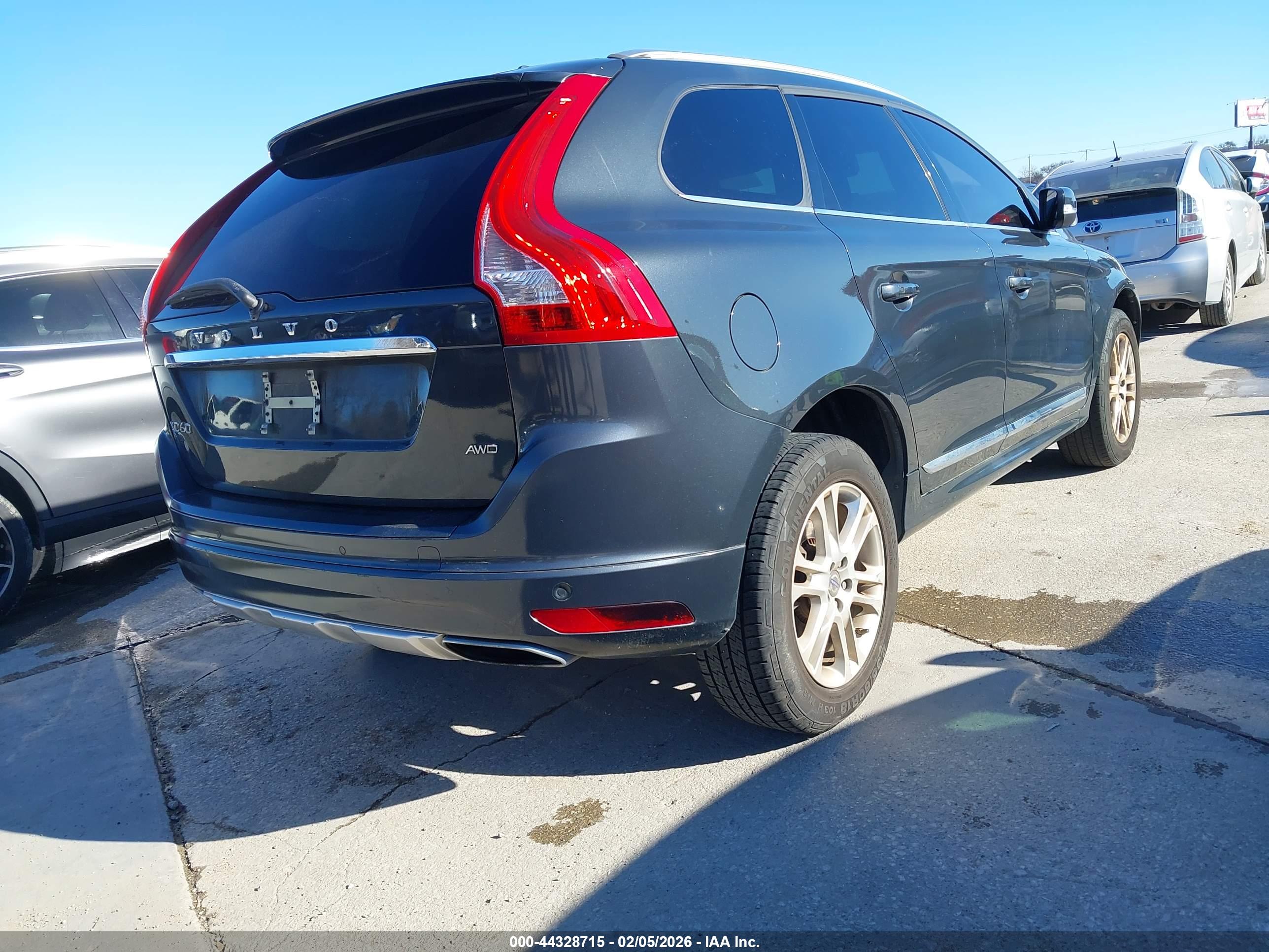 VOLVO XC60 image 4