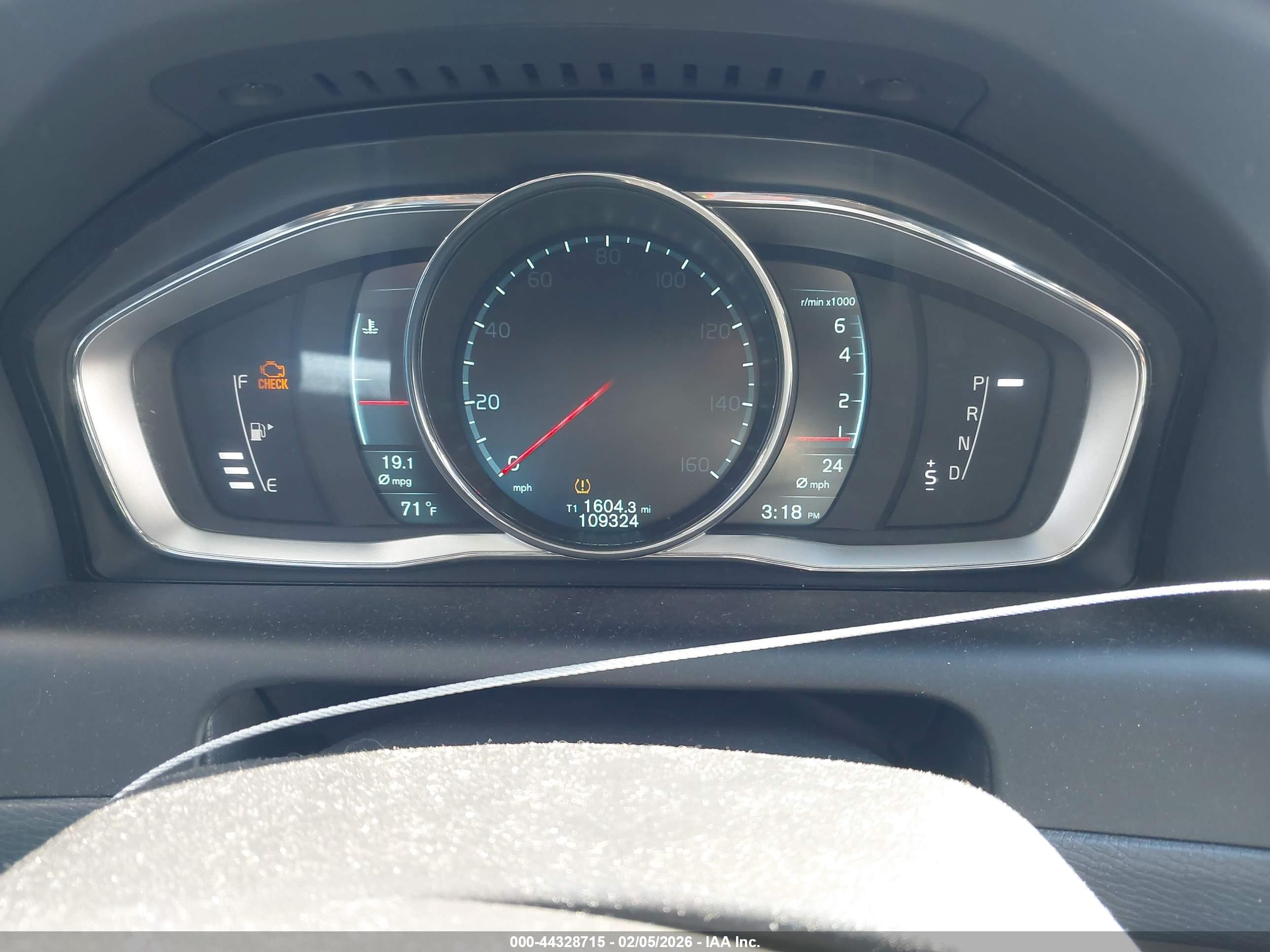 VOLVO XC60 image 7