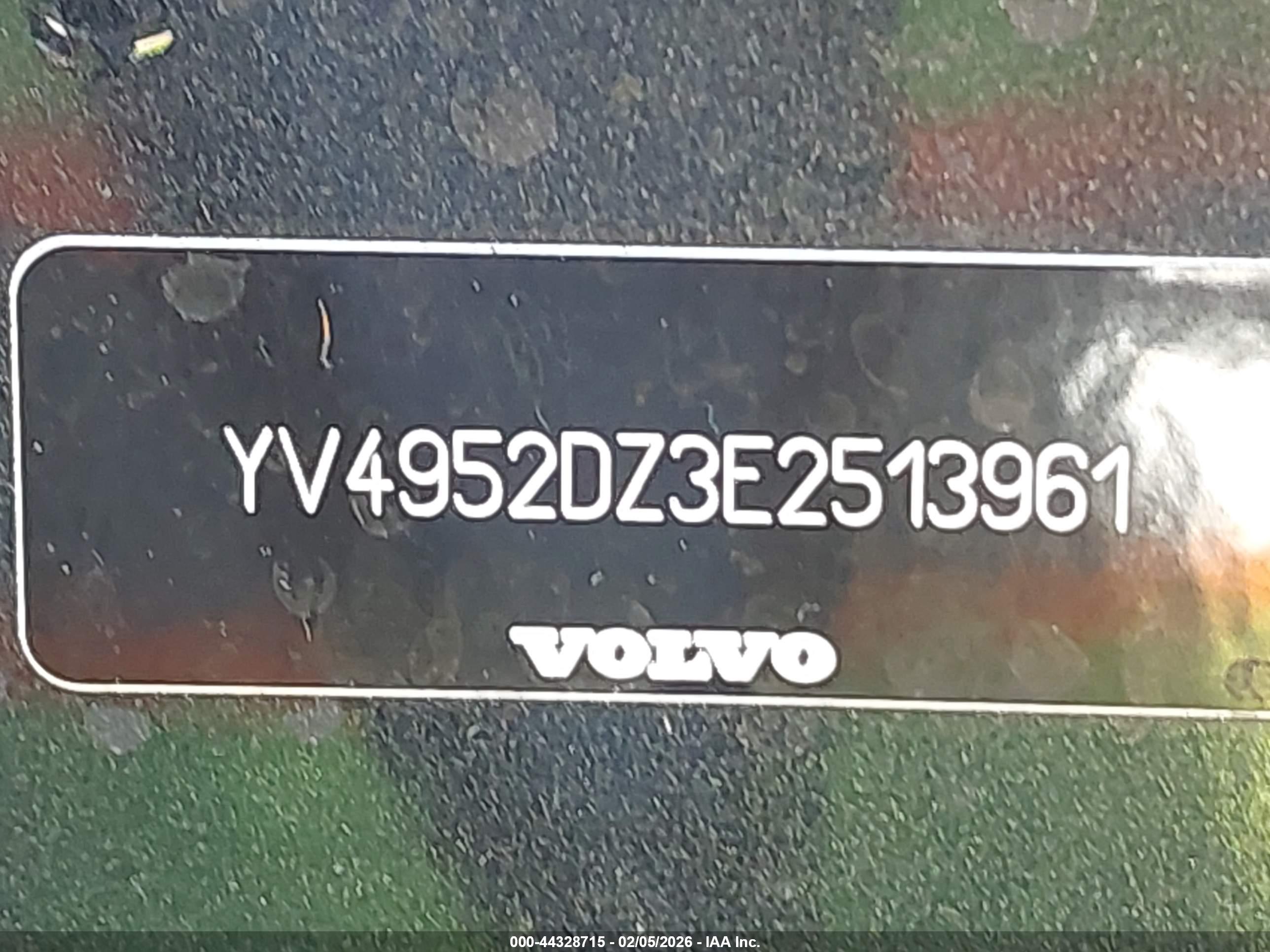 VOLVO XC60 image 9