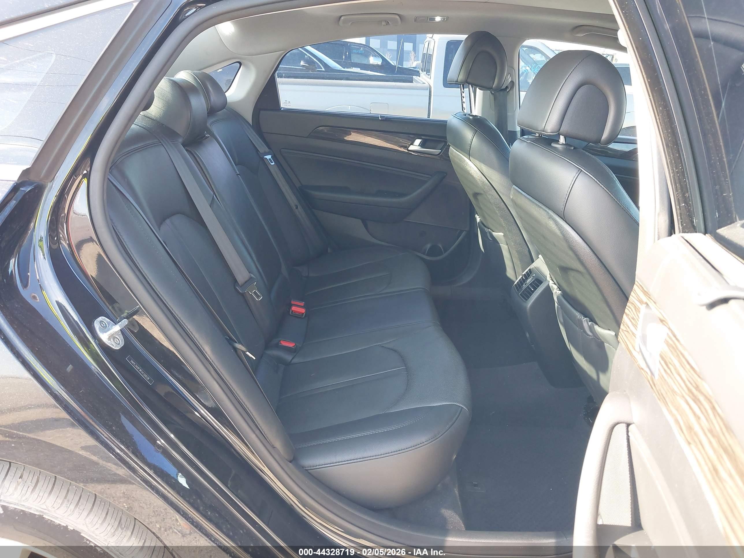 HYUNDAI SONATA image 8