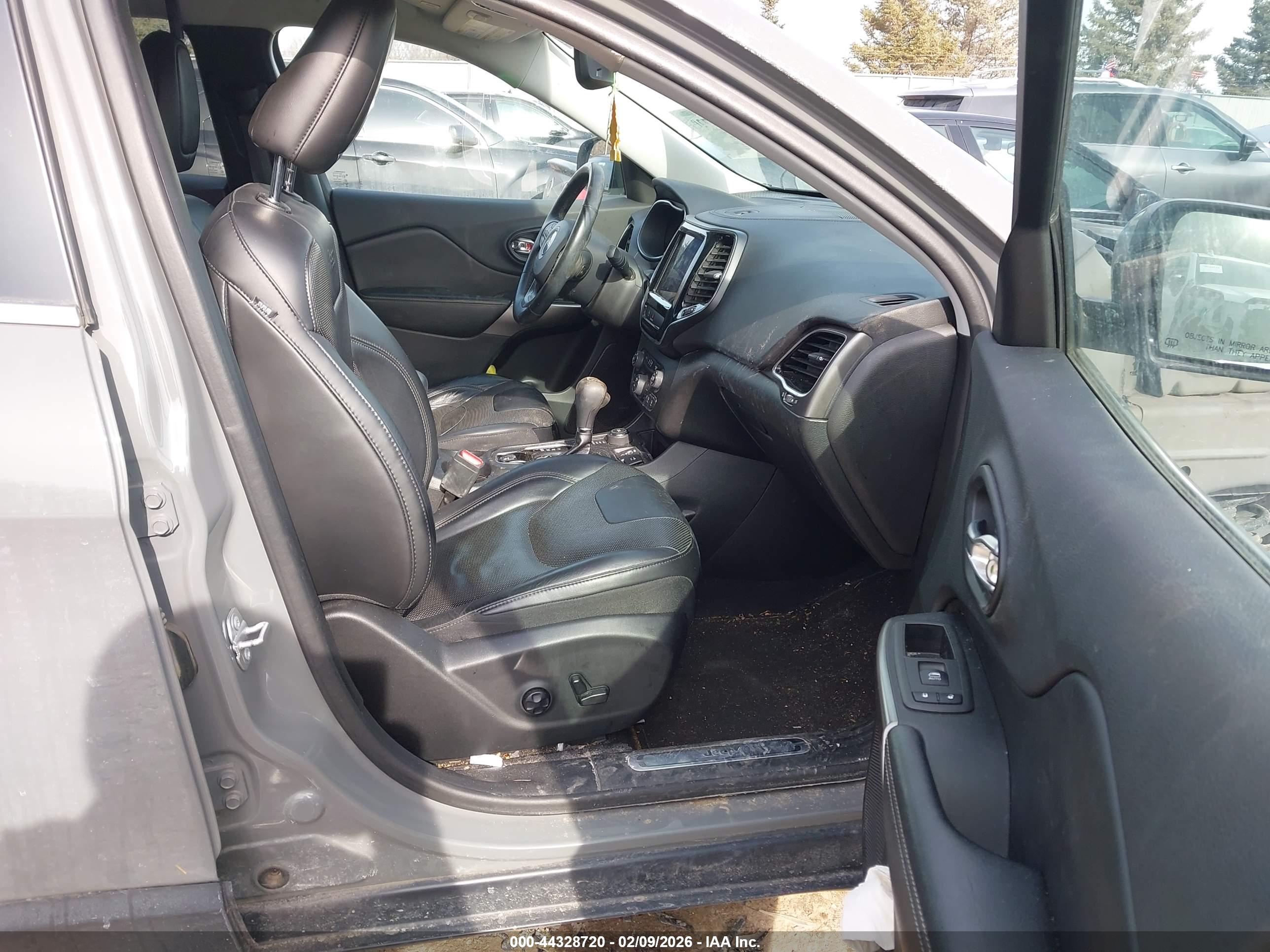 JEEP CHEROKEE image 5