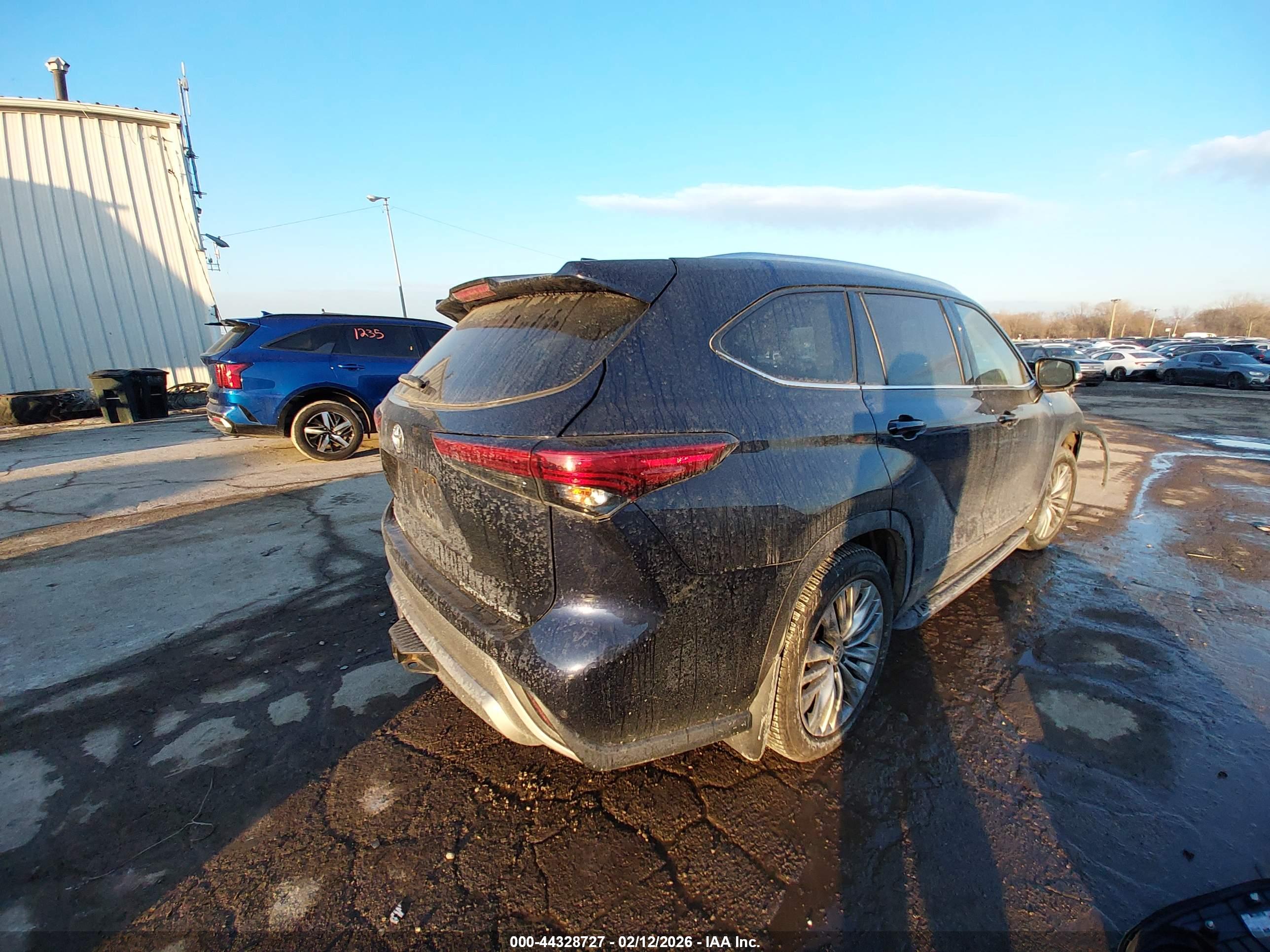 TOYOTA HIGHLANDER image 4