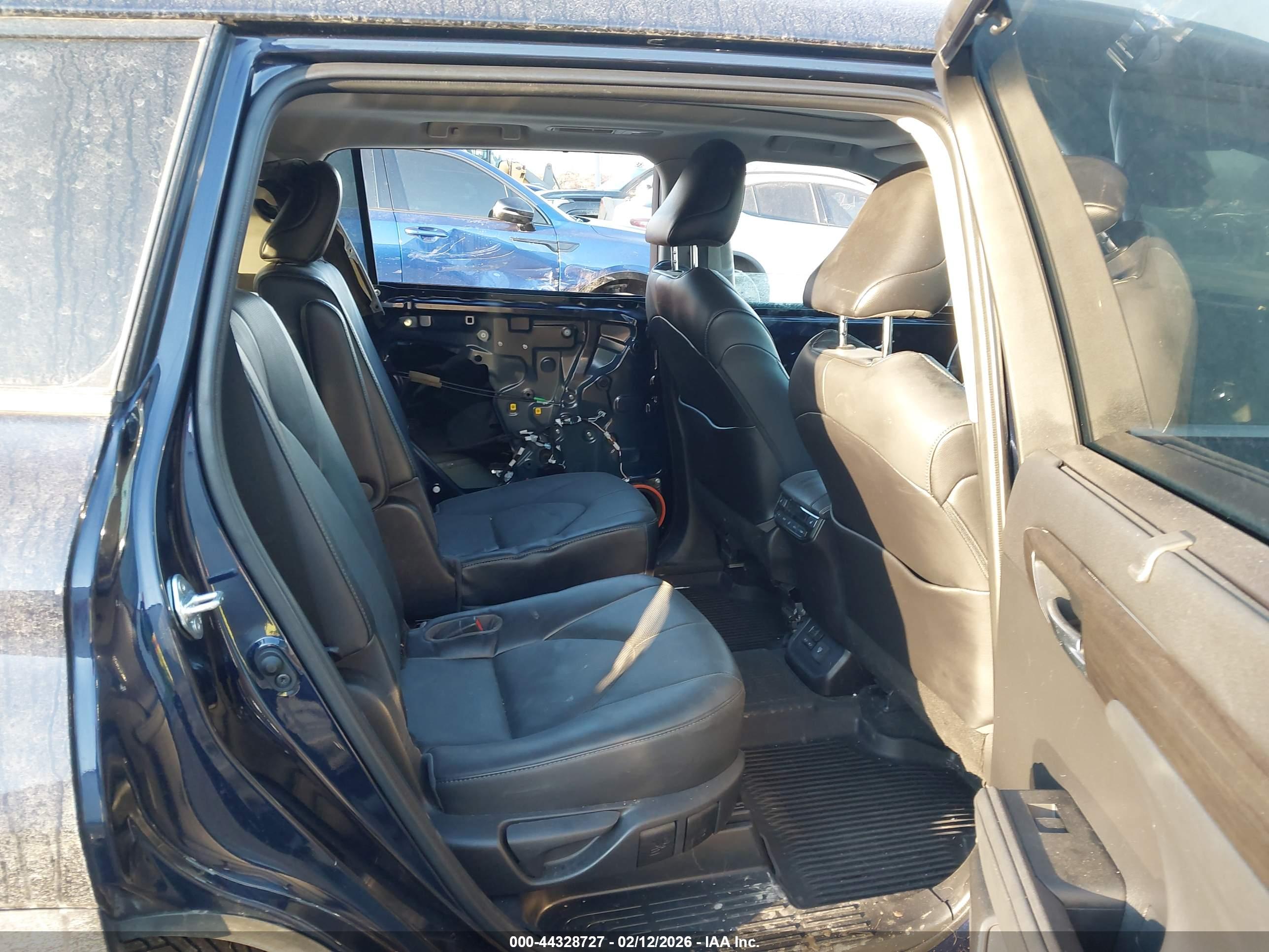 TOYOTA HIGHLANDER image 8