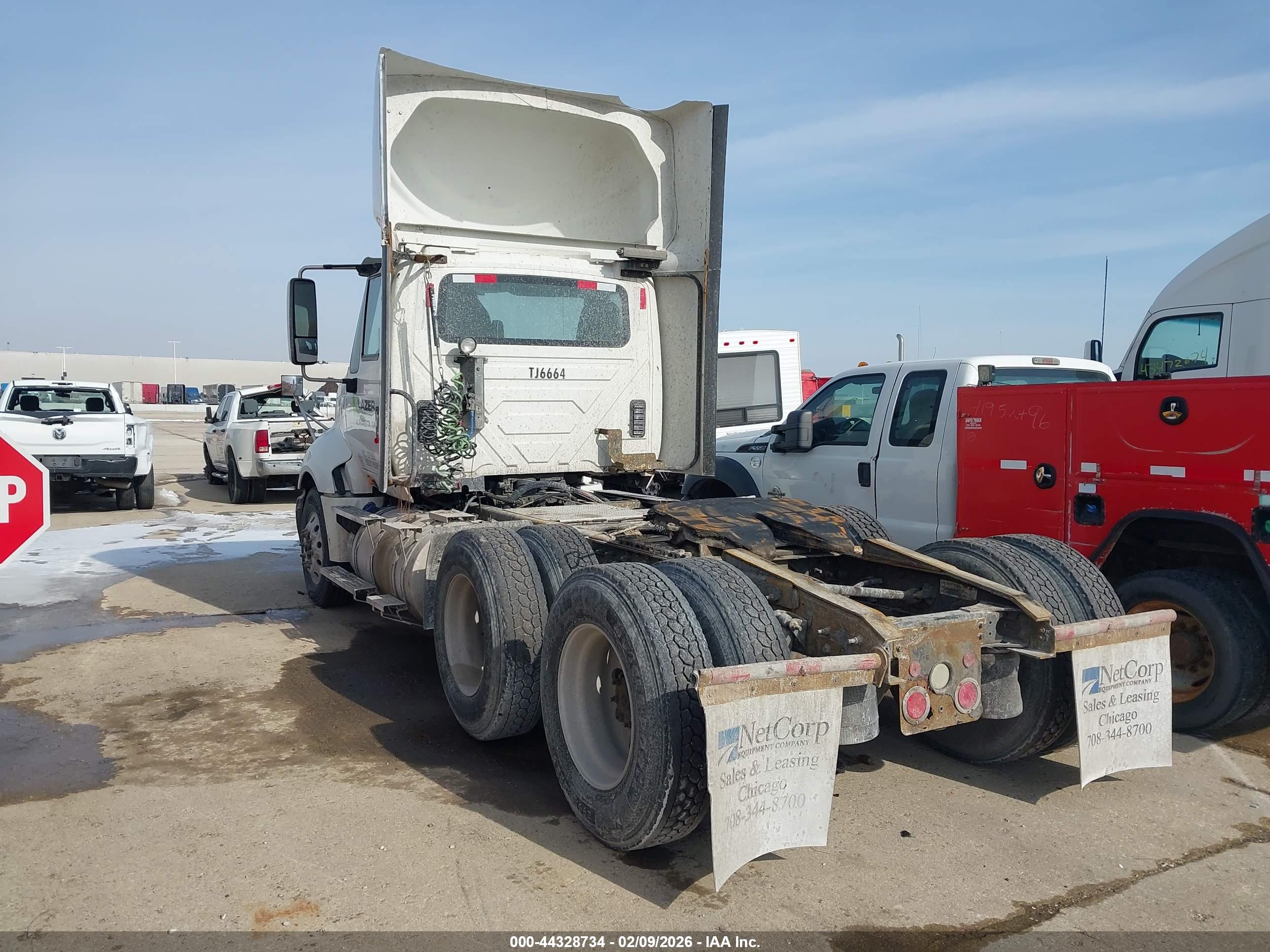 INTERNATIONAL PROSTAR image 3