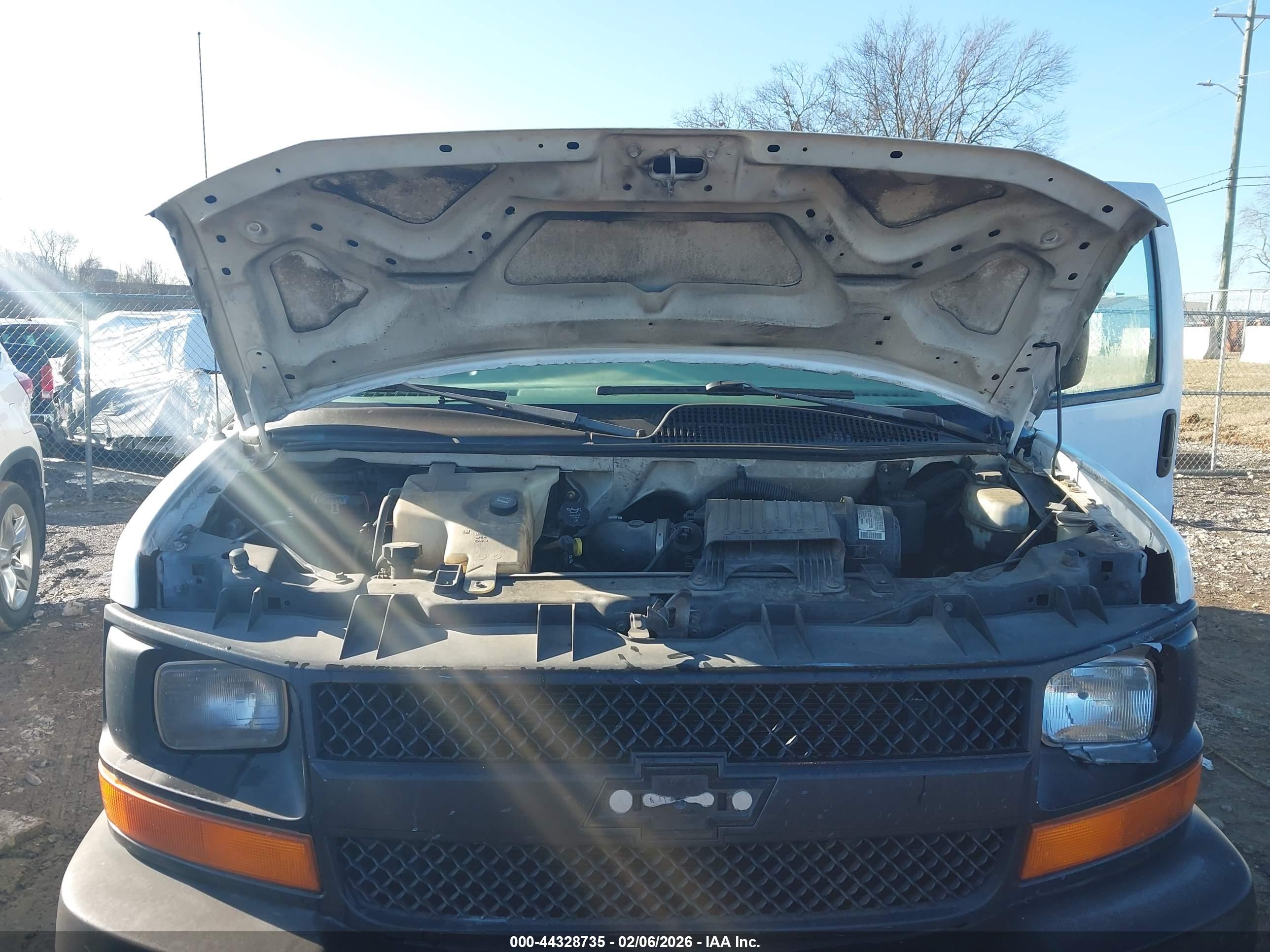 CHEVROLET EXPRESS image 10