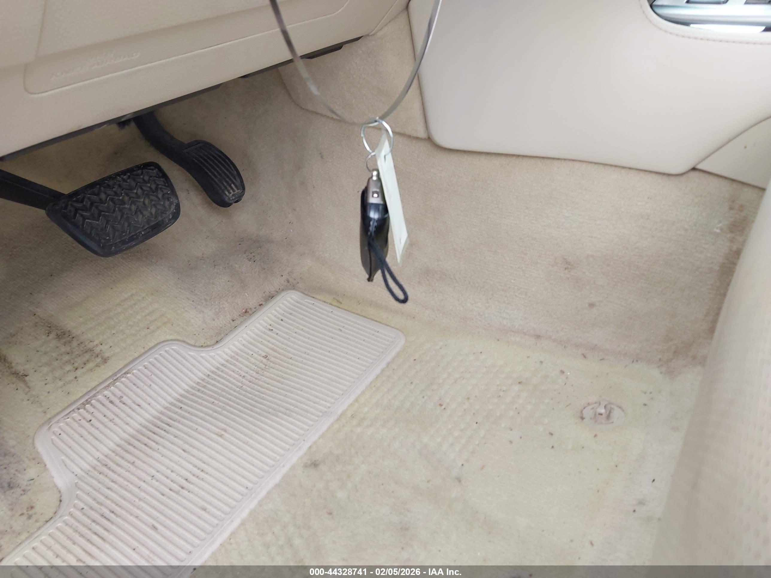 LEXUS LX image 11
