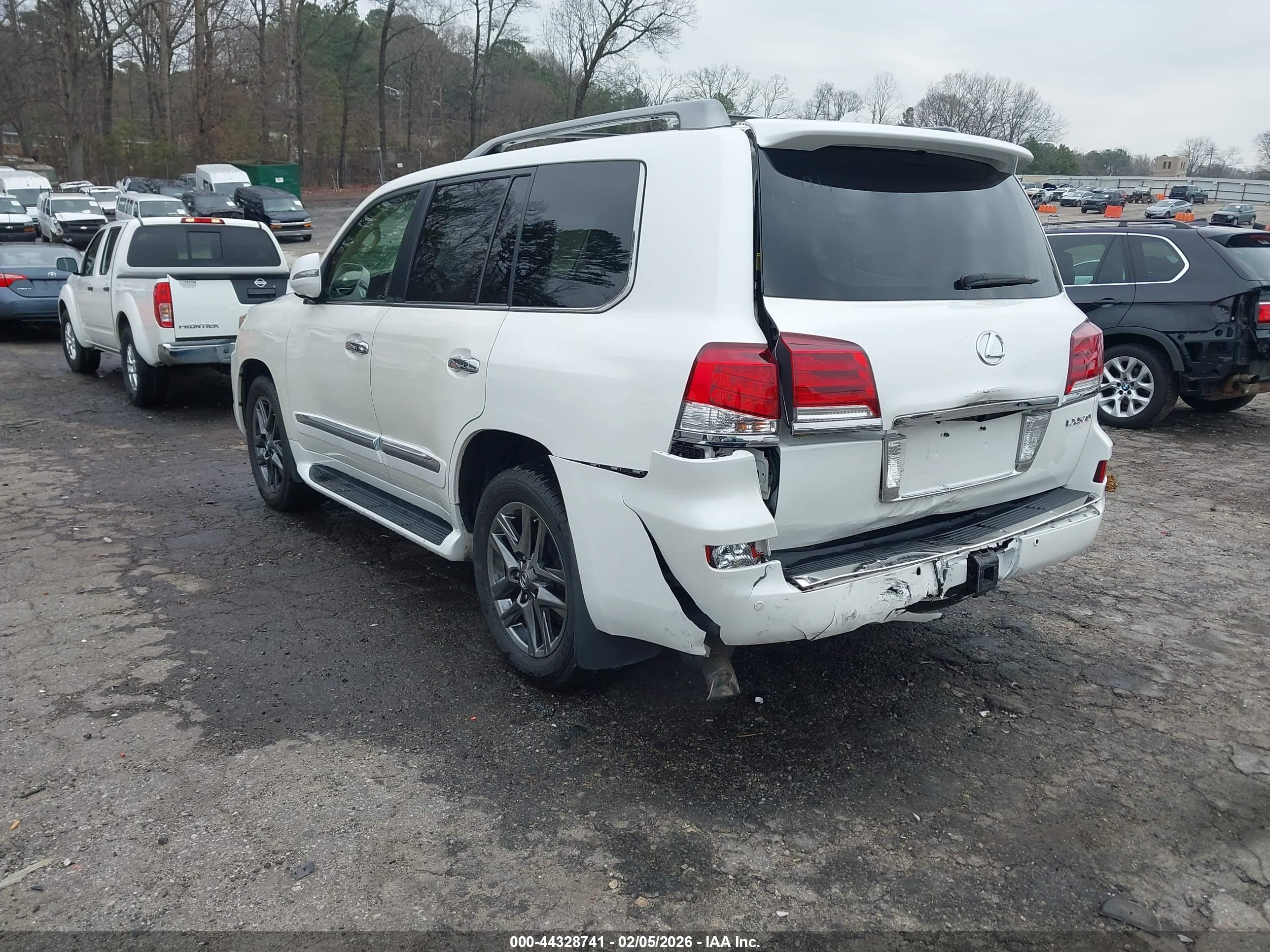 LEXUS LX image 3