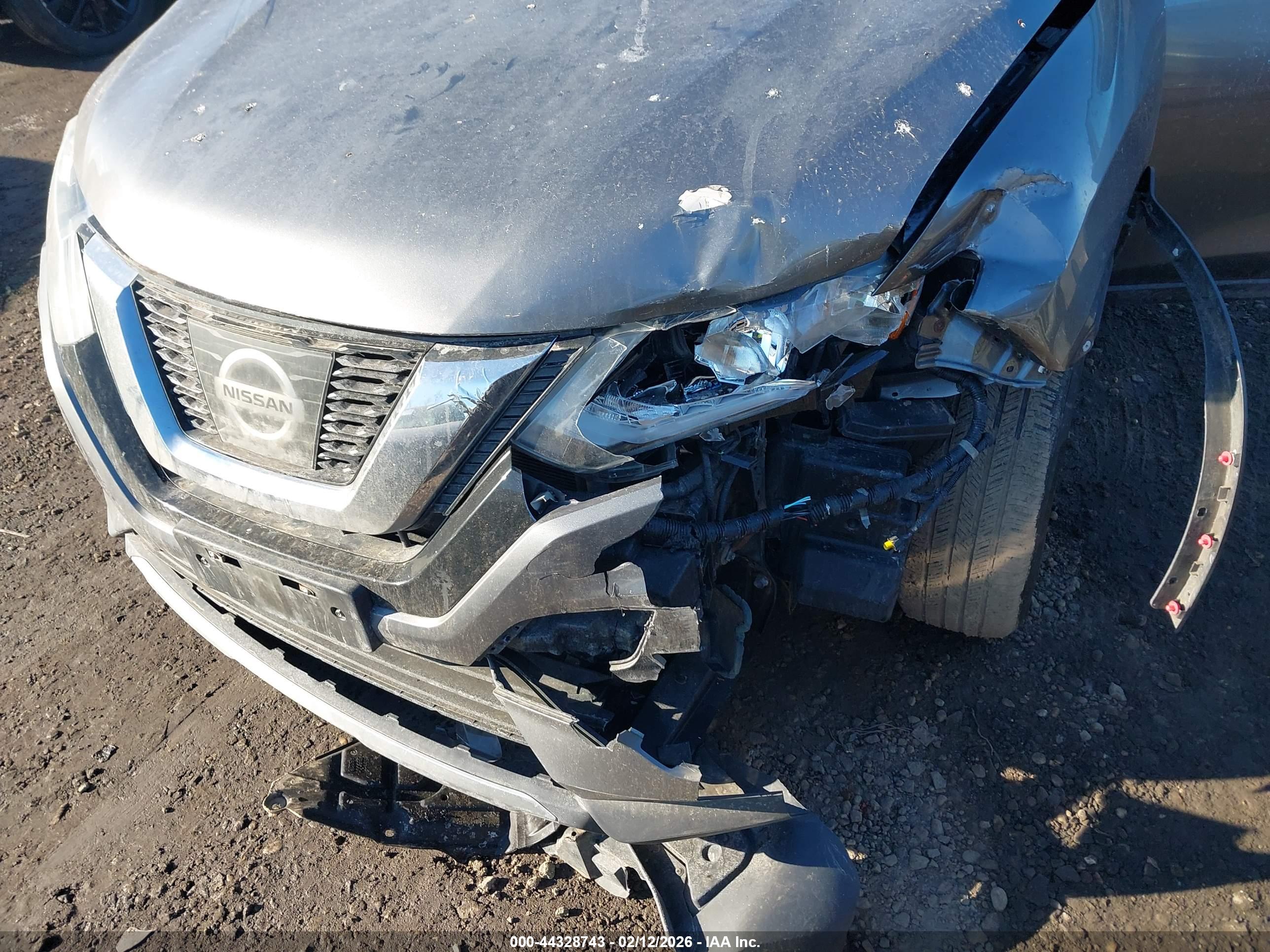NISSAN ROGUE image 6