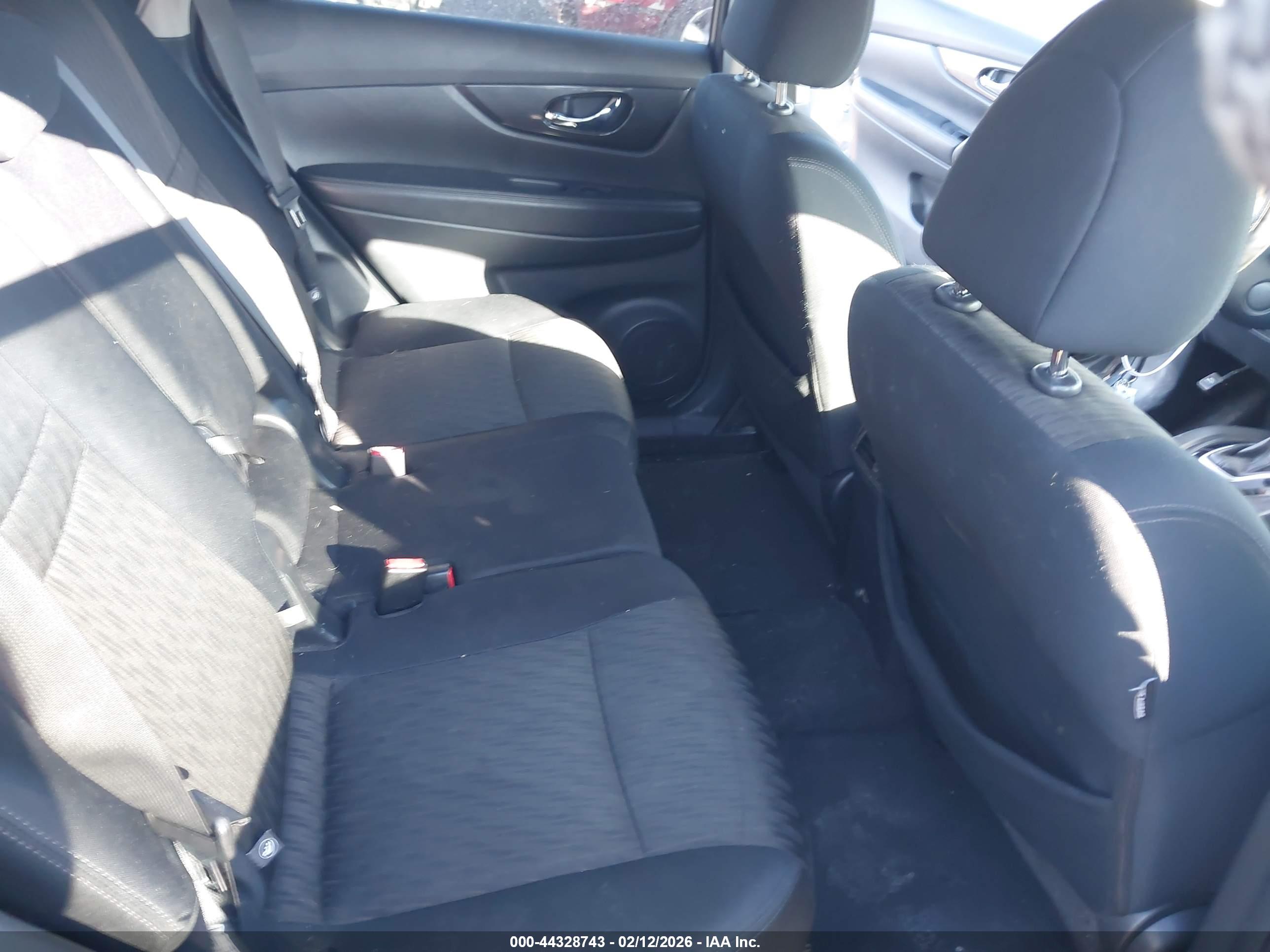 NISSAN ROGUE image 8