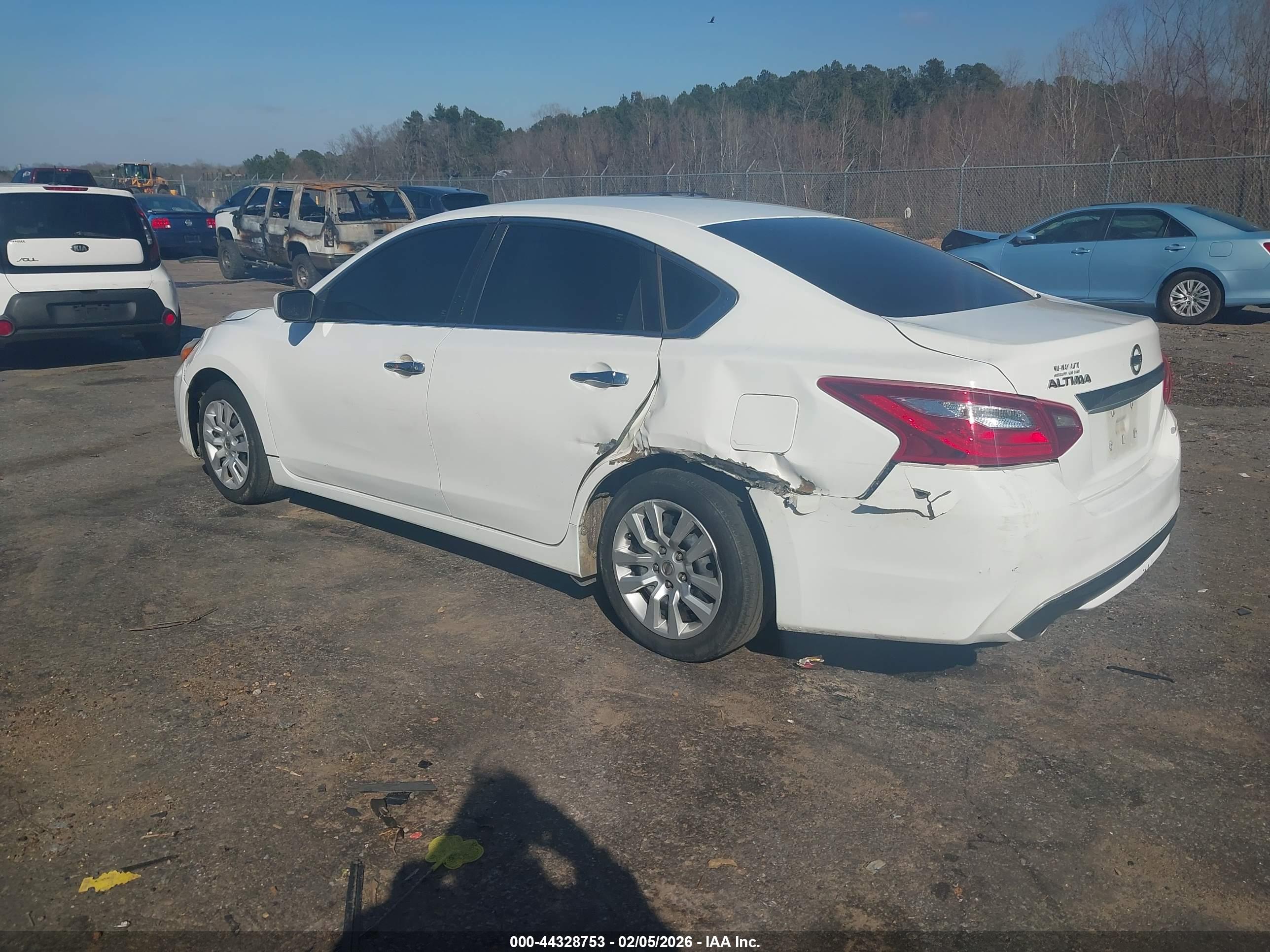 NISSAN ALTIMA image 3