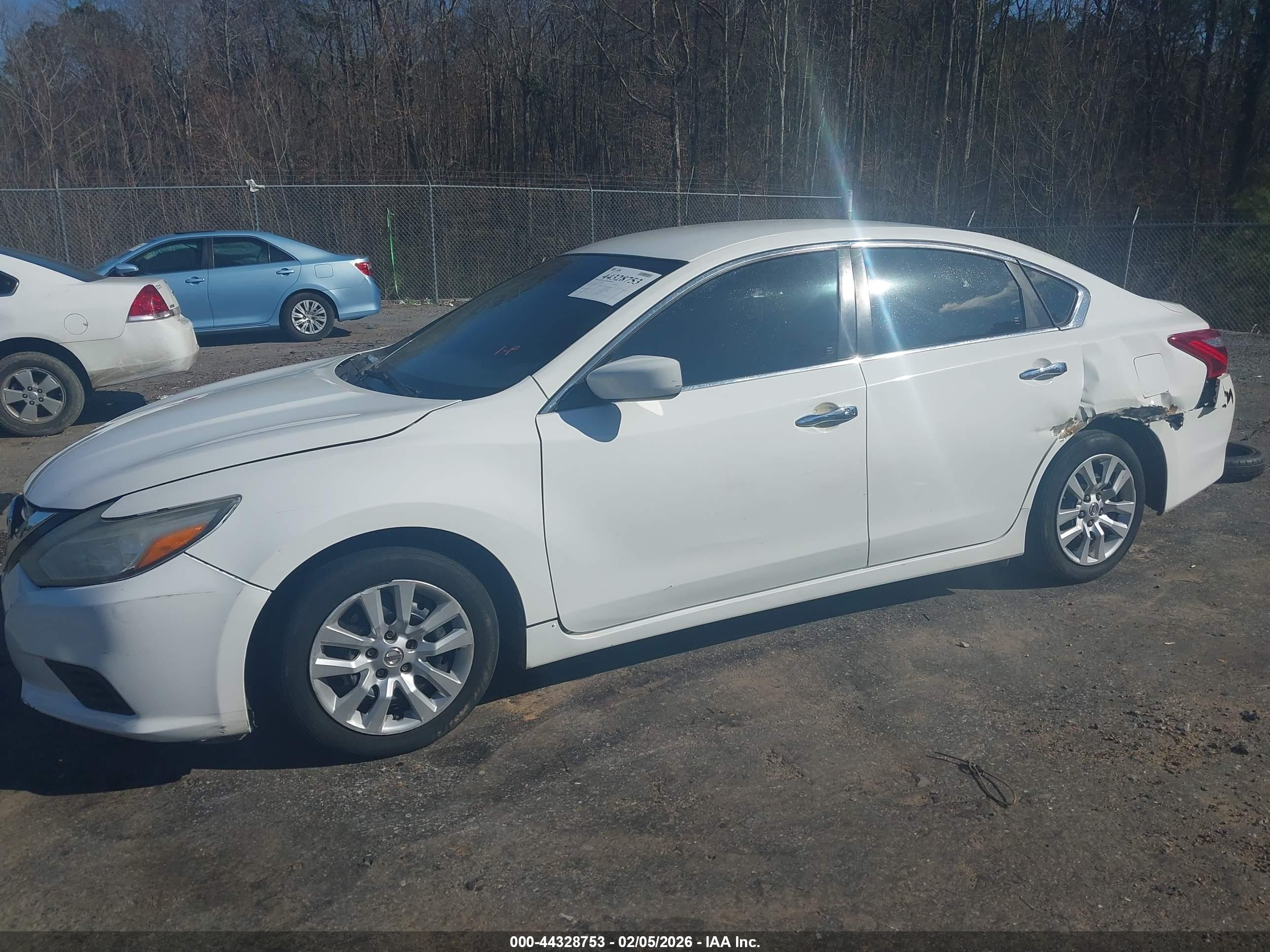 NISSAN ALTIMA image 6