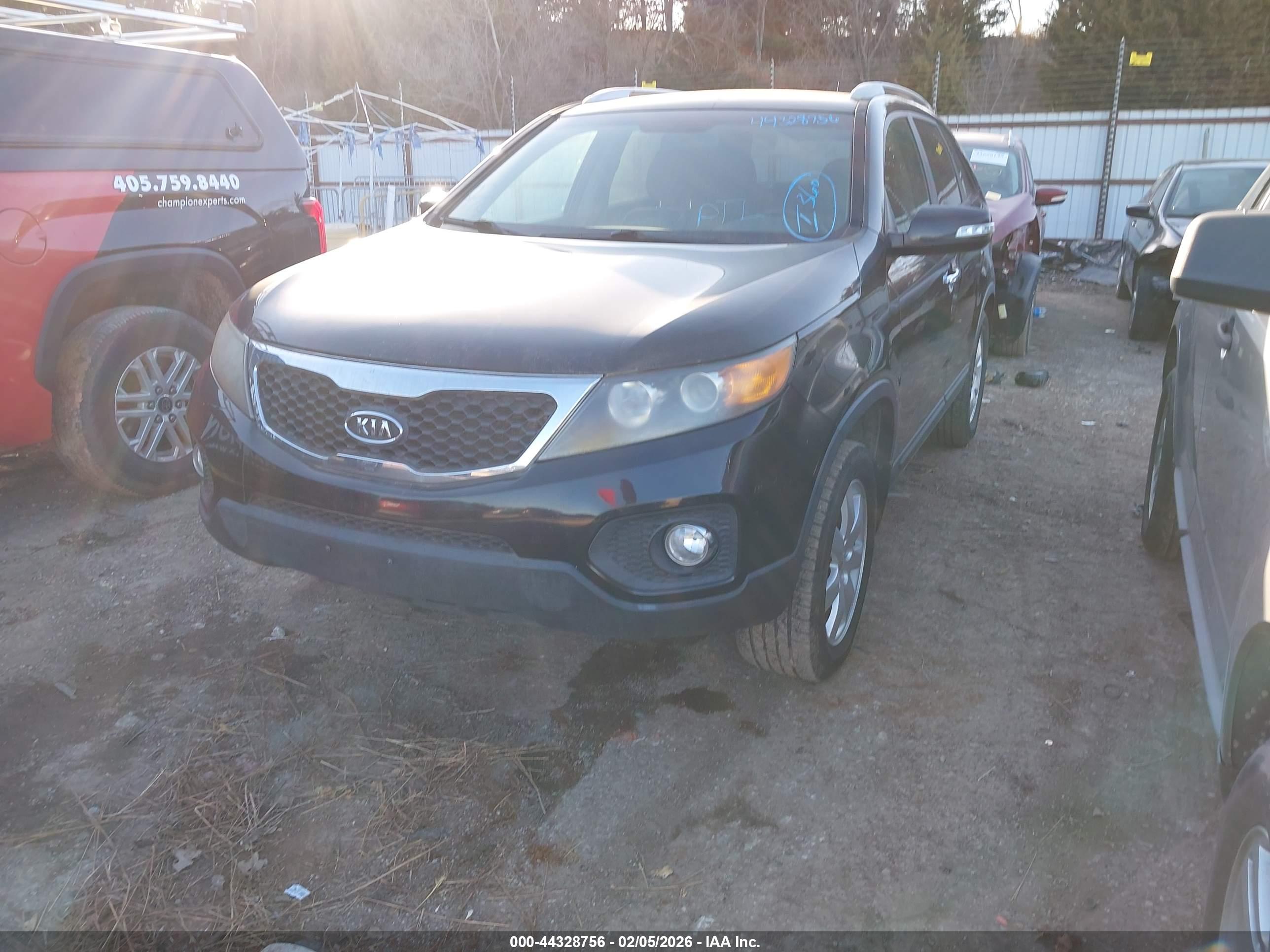 KIA SORENTO image 2