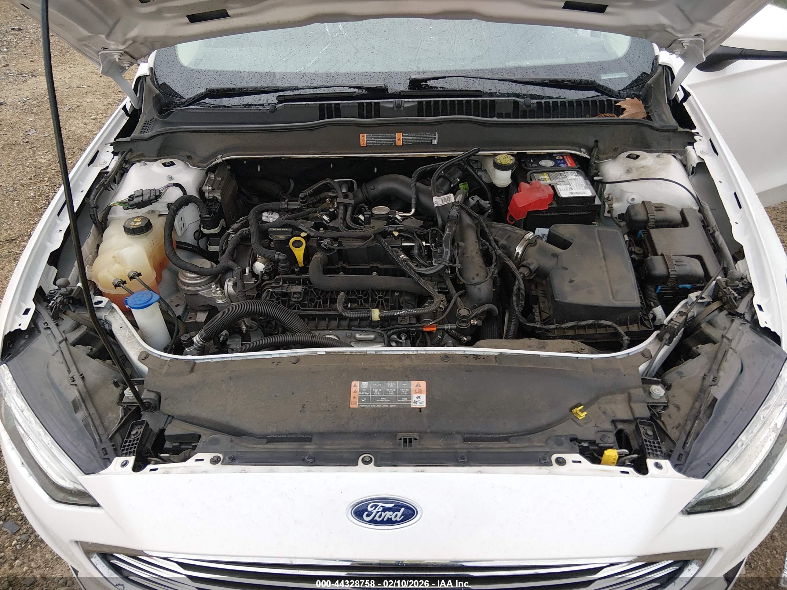 FORD FUSION image 10