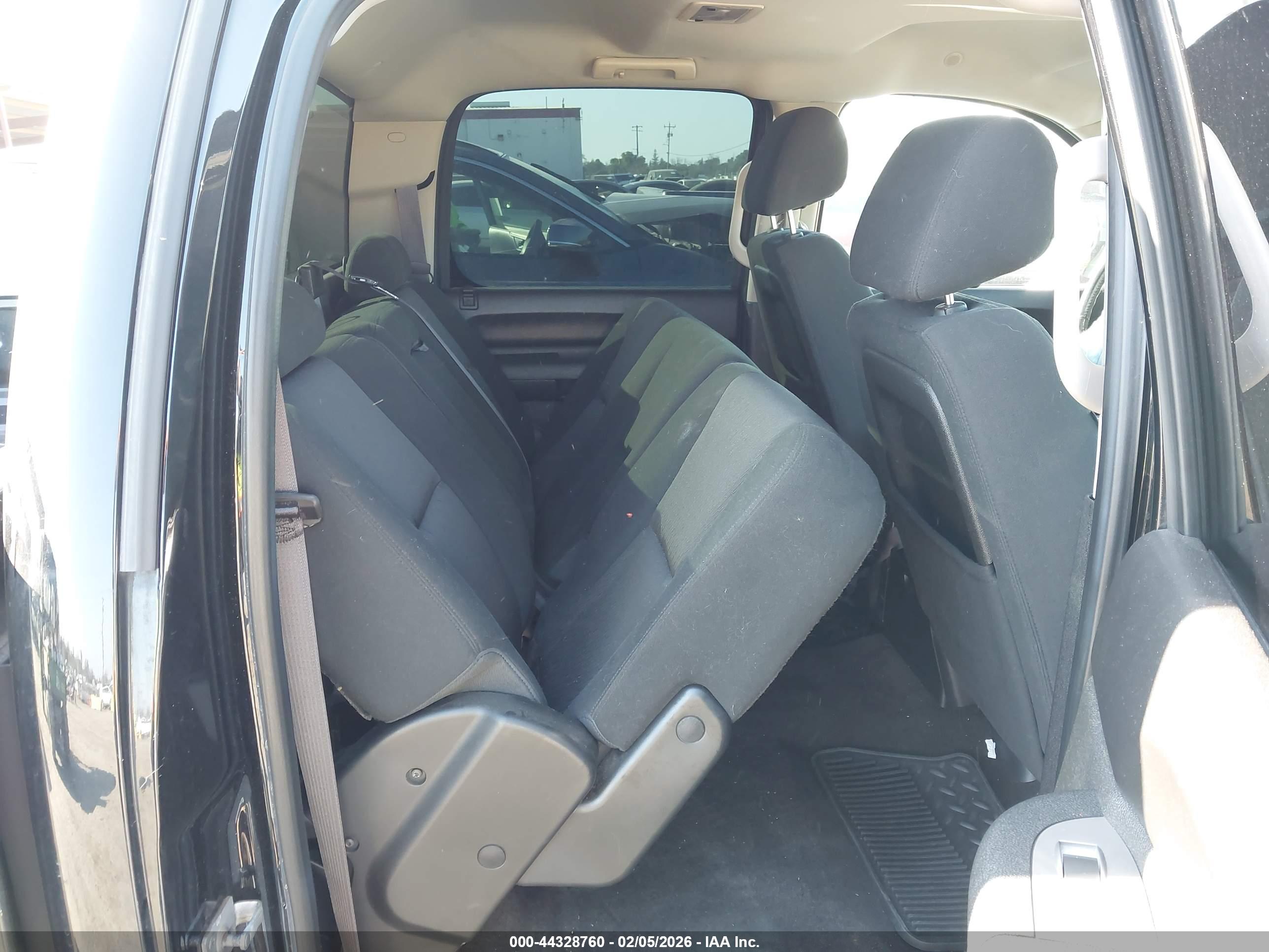 CHEVROLET SILVERADO image 8
