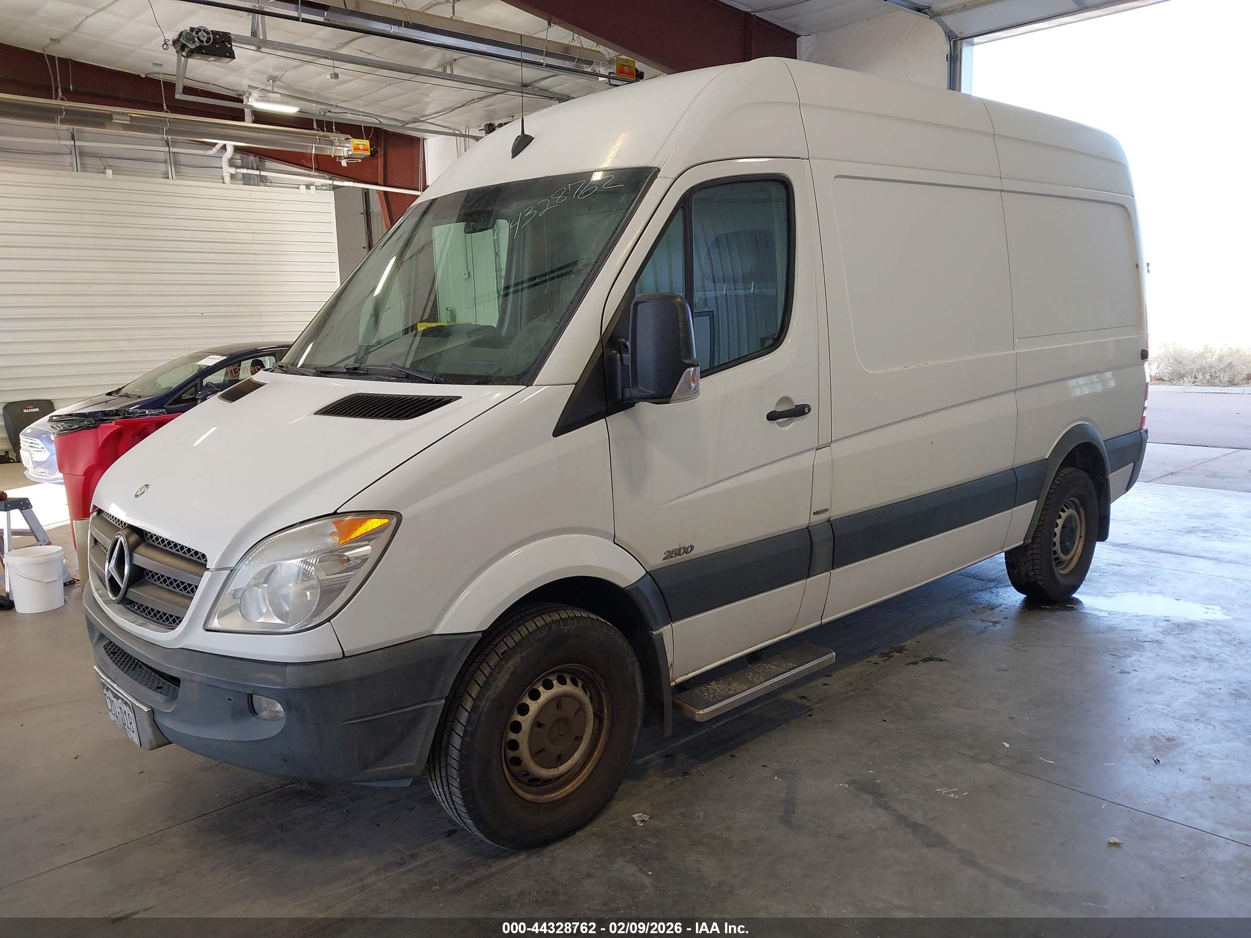 MERCEDES-BENZ SPRINTER image 2