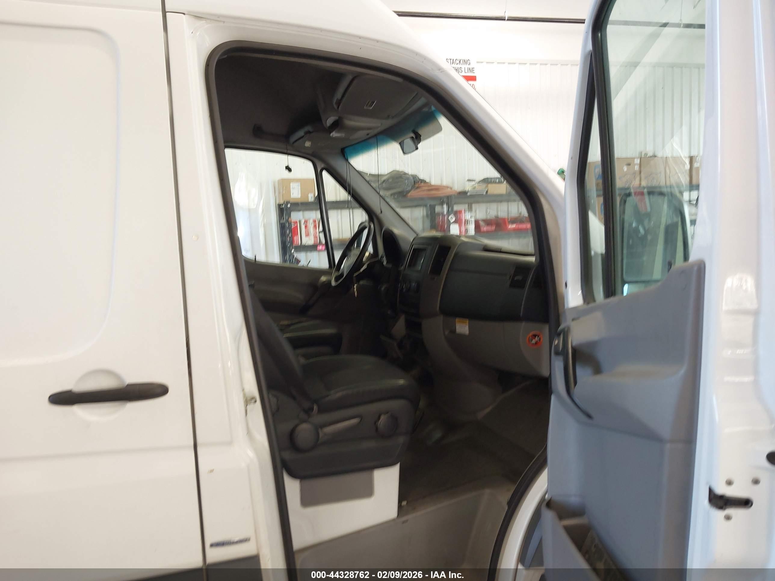 MERCEDES-BENZ SPRINTER image 5
