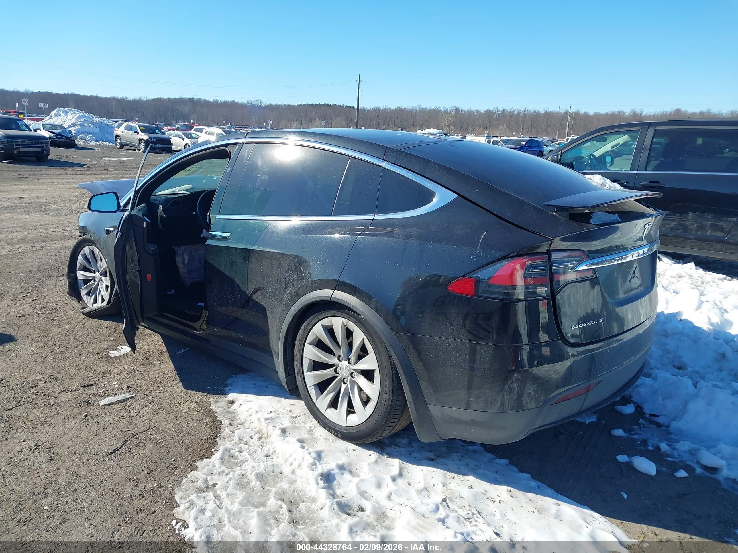 TESLA MODEL image 3