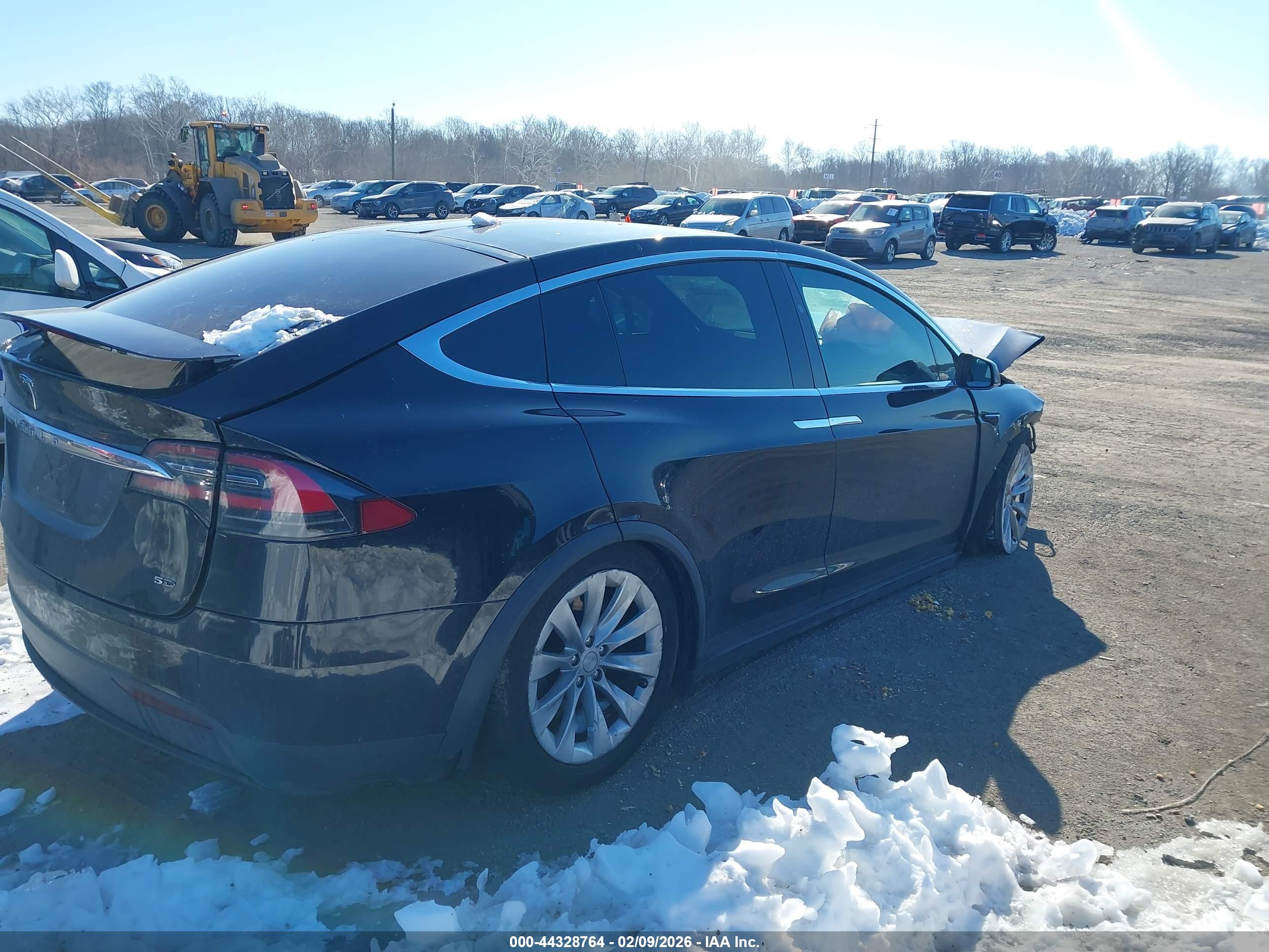 TESLA MODEL image 4