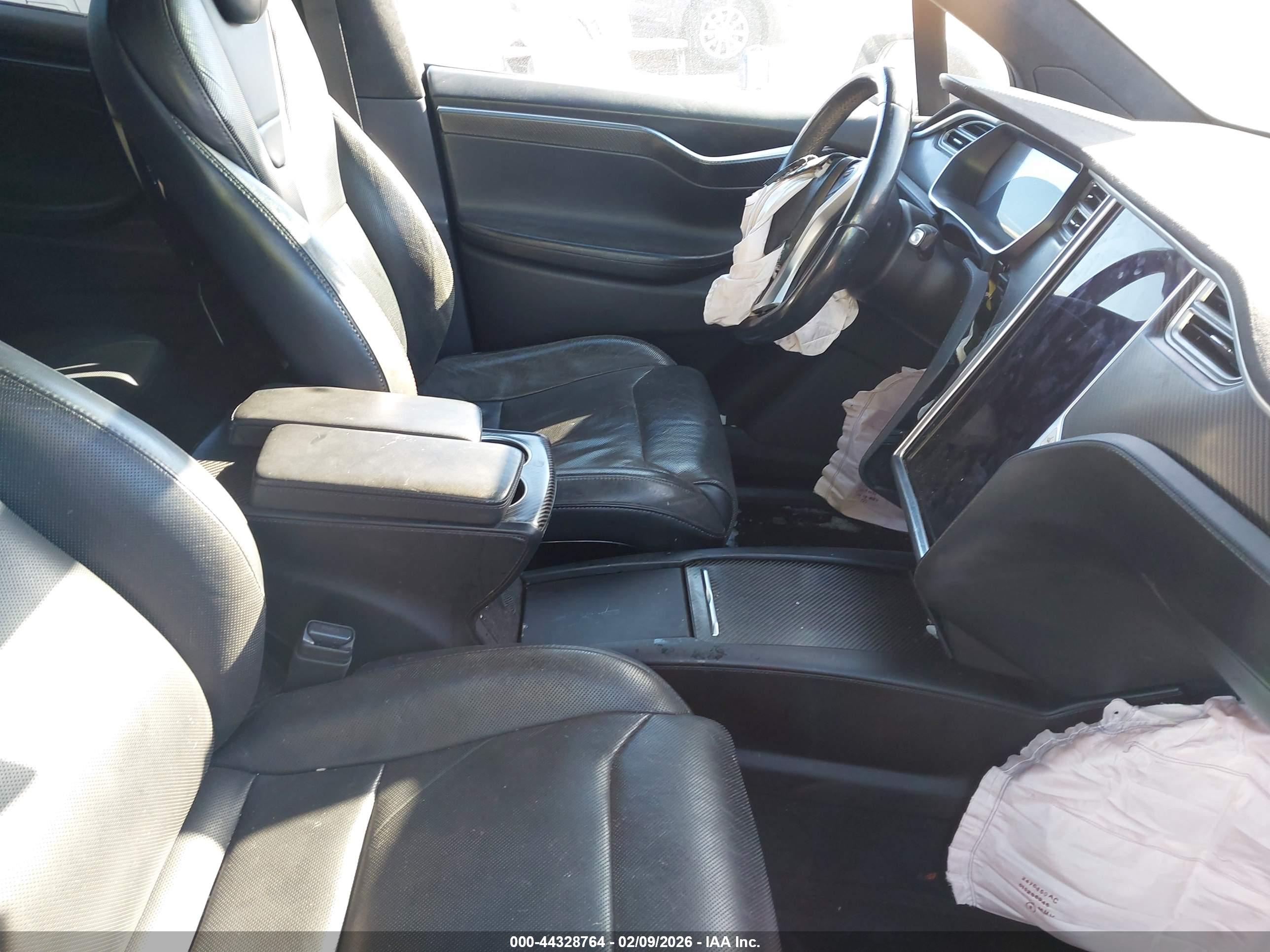 TESLA MODEL image 5