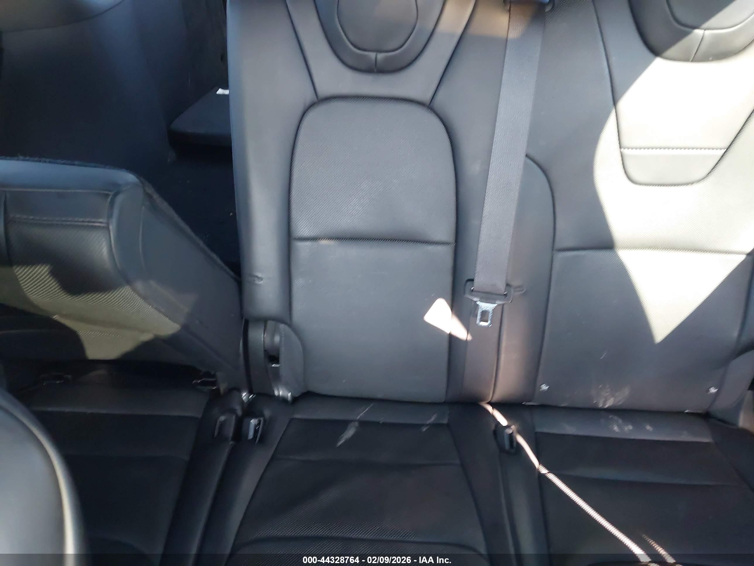 TESLA MODEL image 8