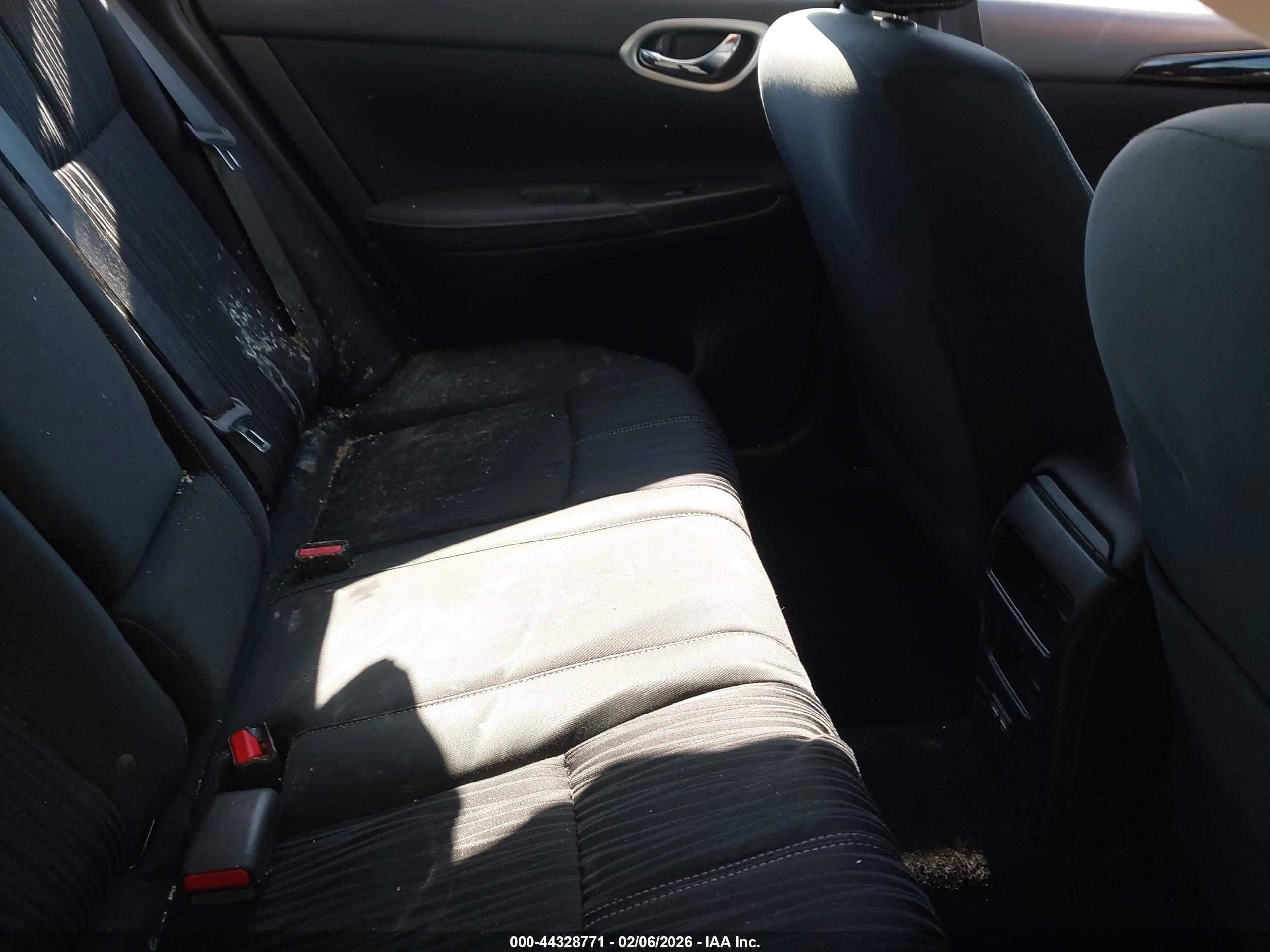 NISSAN SENTRA image 8