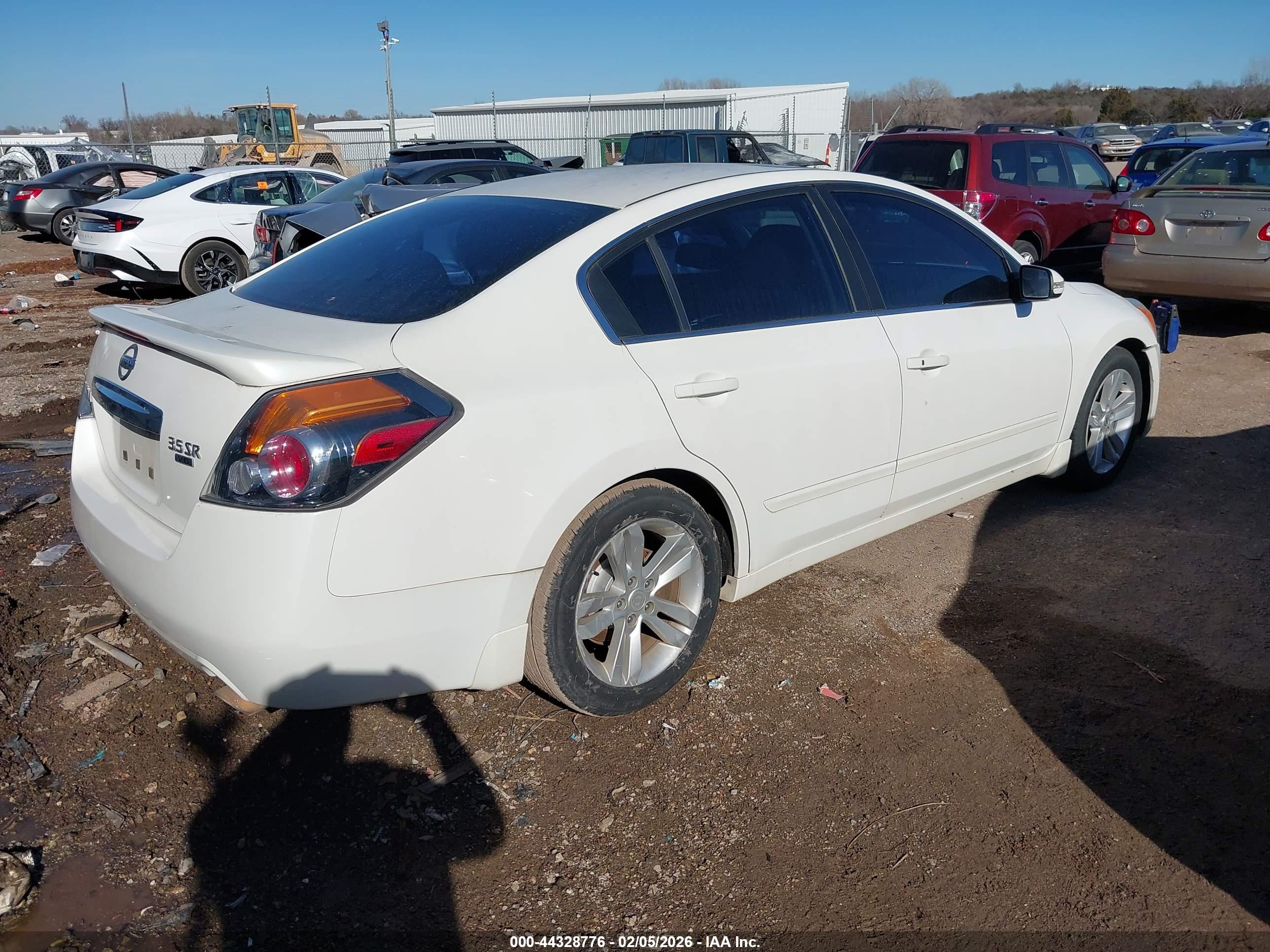 NISSAN ALTIMA image 4