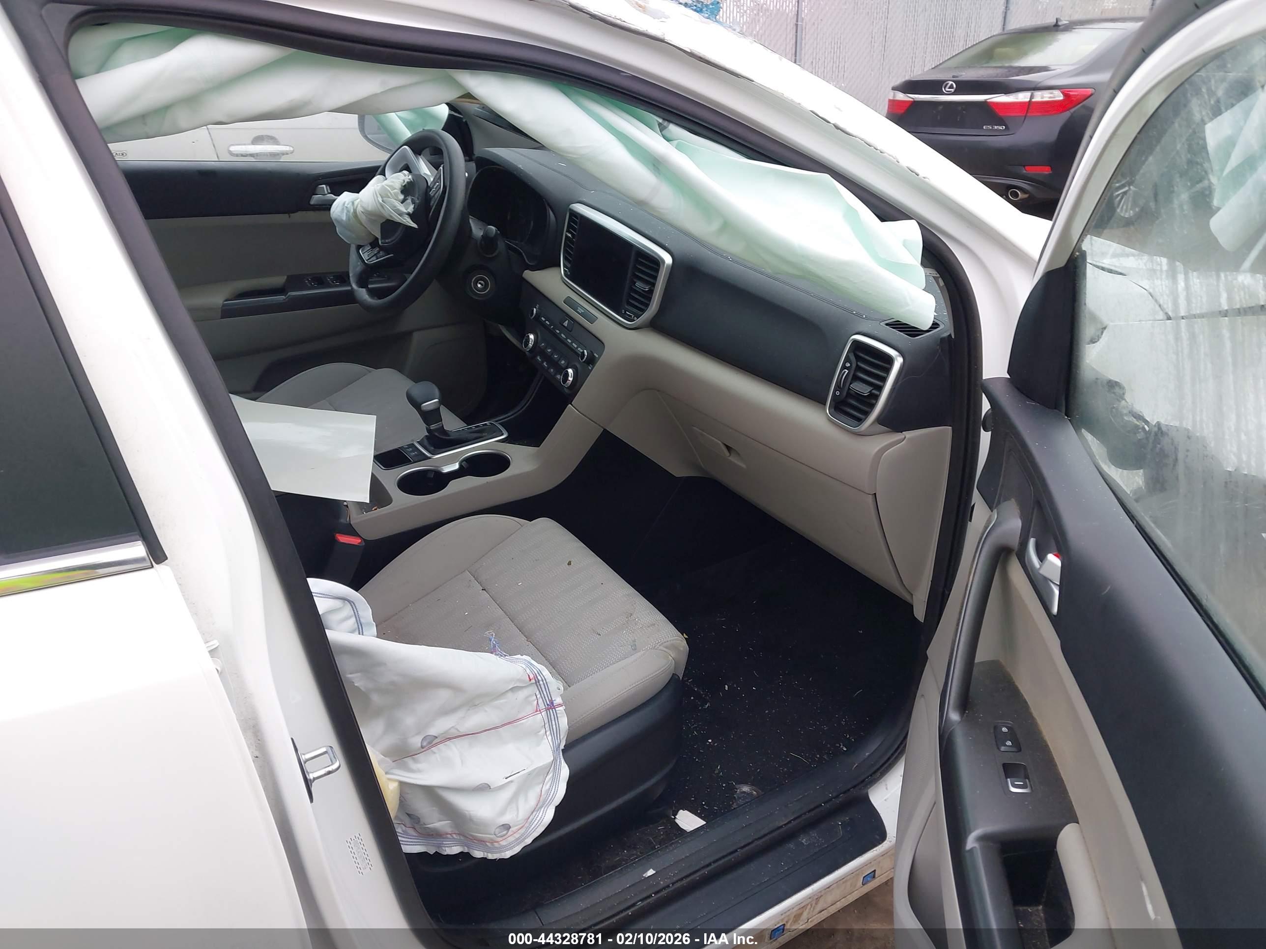KIA SPORTAGE image 5