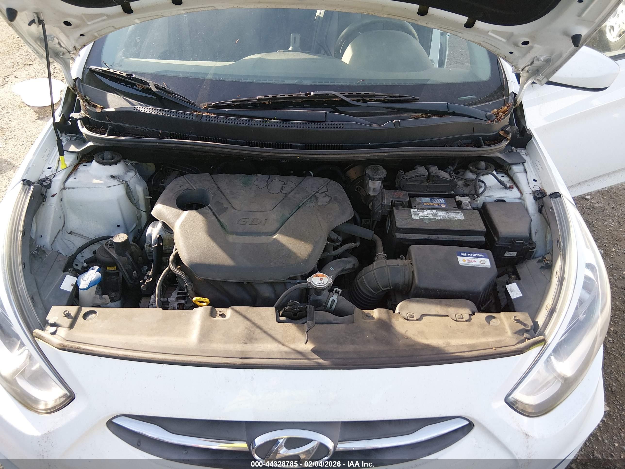 HYUNDAI ACCENT image 10